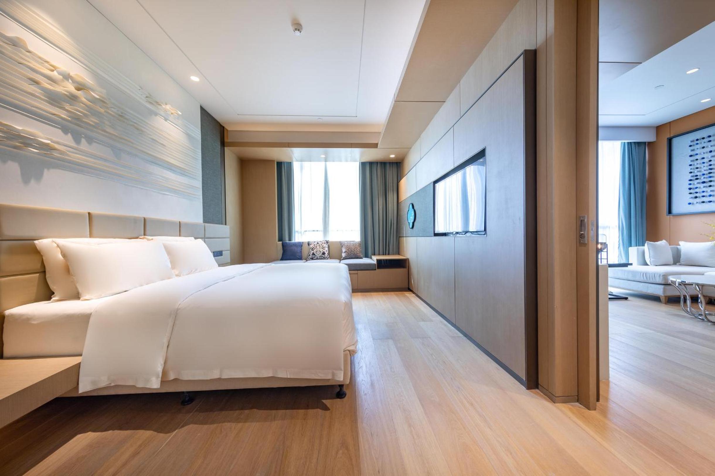 Jimu Suite with River View photo 1
