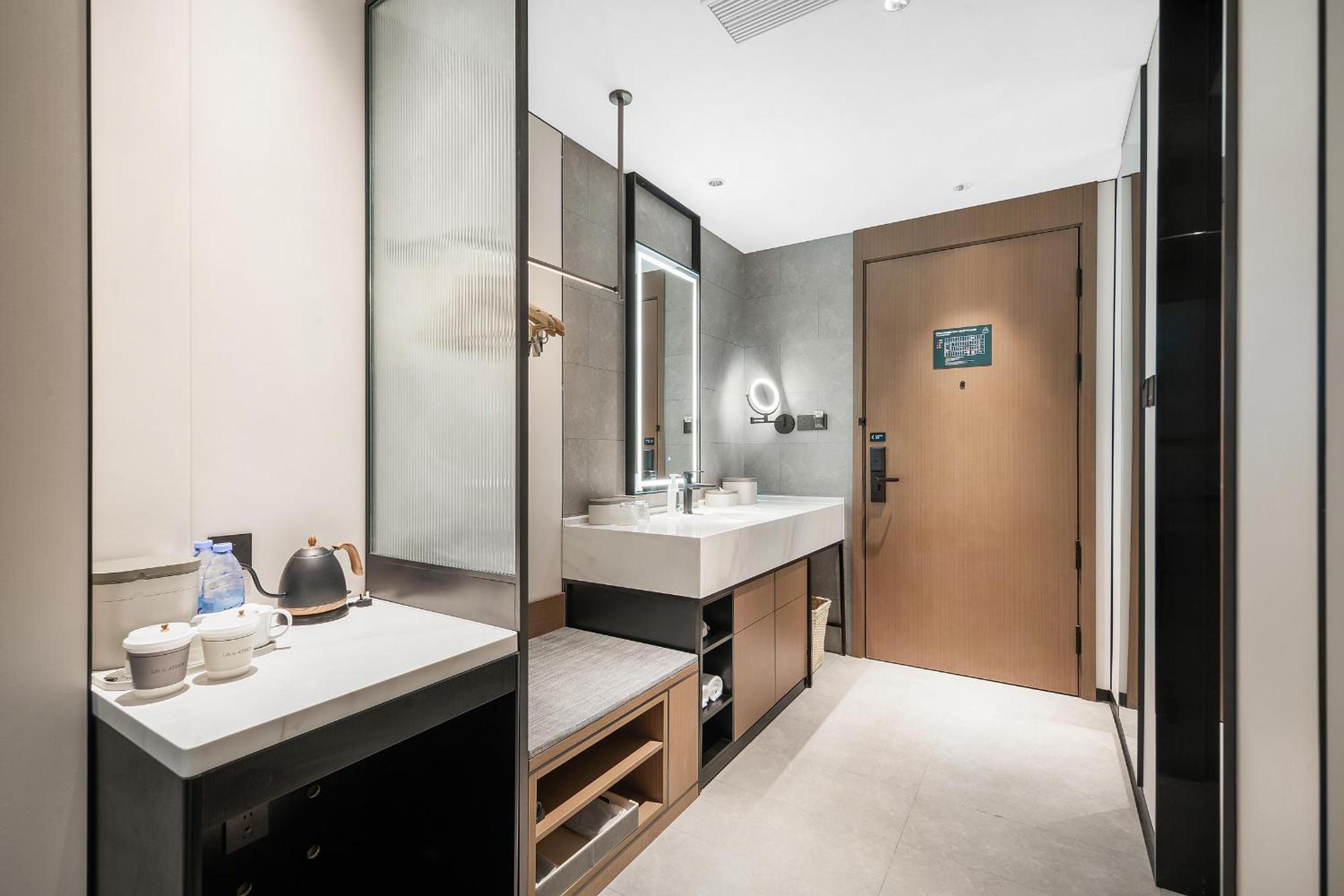 Elegant Double Room photo 2