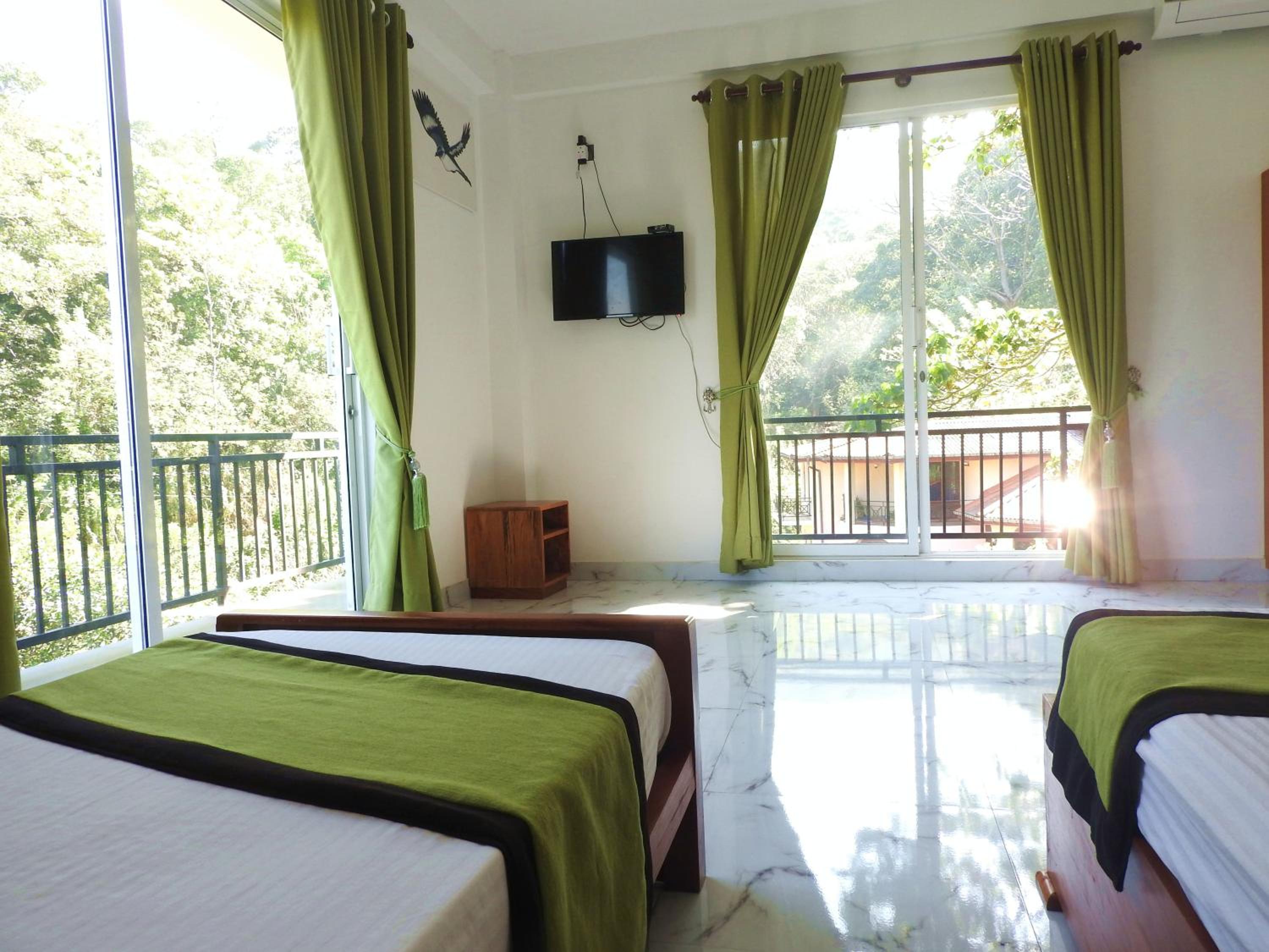Triple Room with Balcony