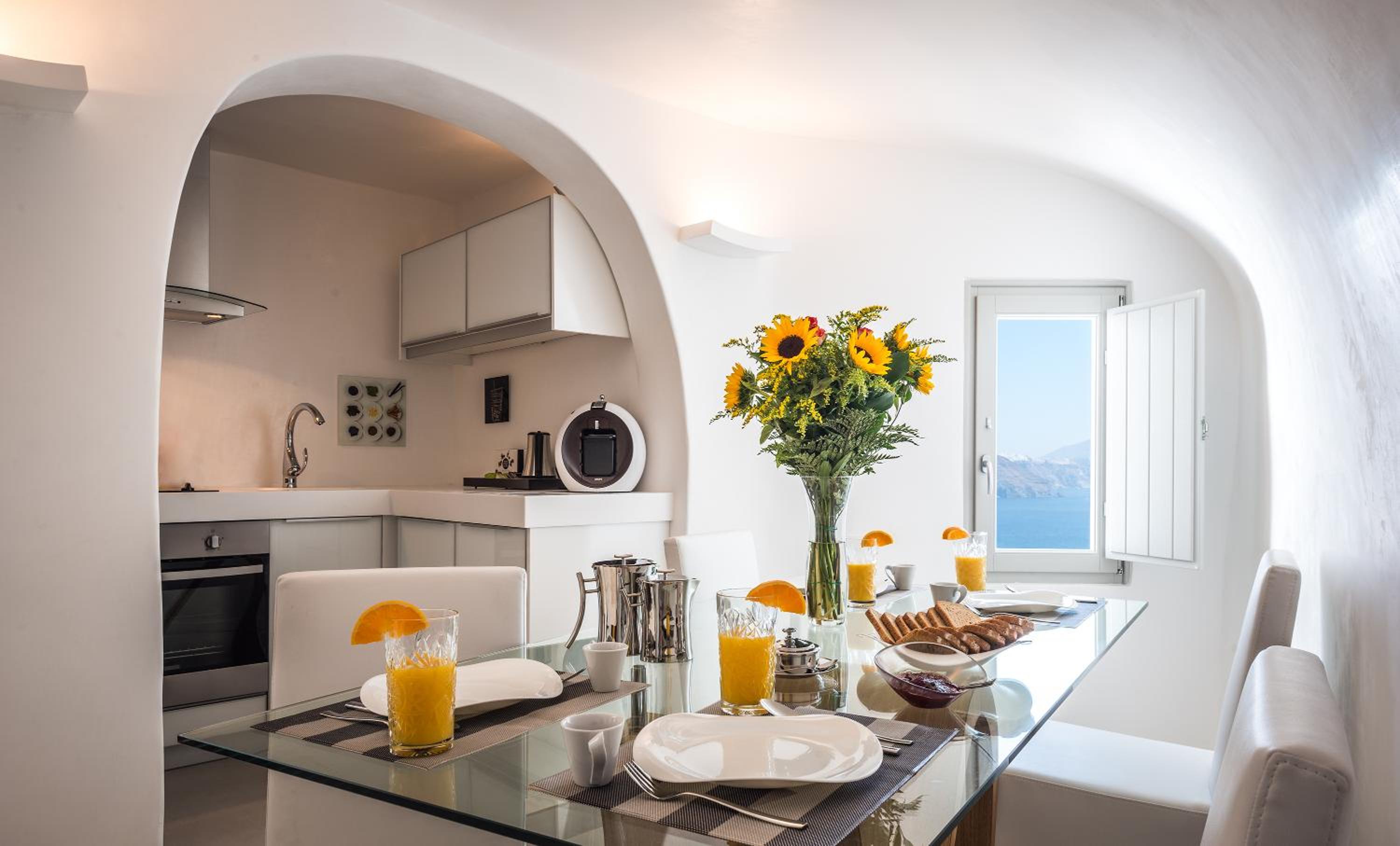 Splendid Suite with Two Private Heated Outdoor Pools & Caldera Sea View photo 2