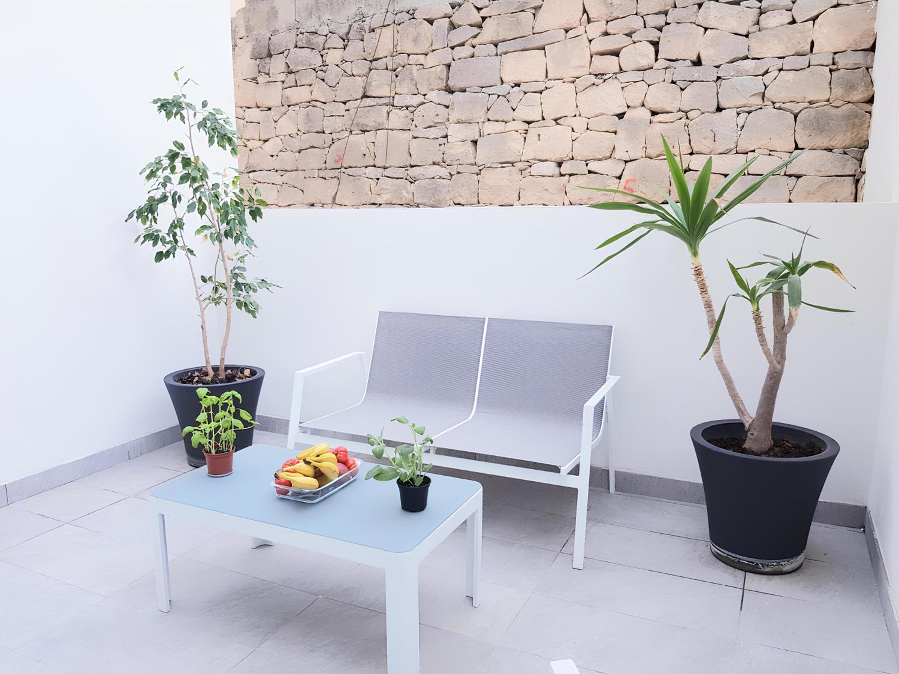 Apartment with Terrace - Photo 2