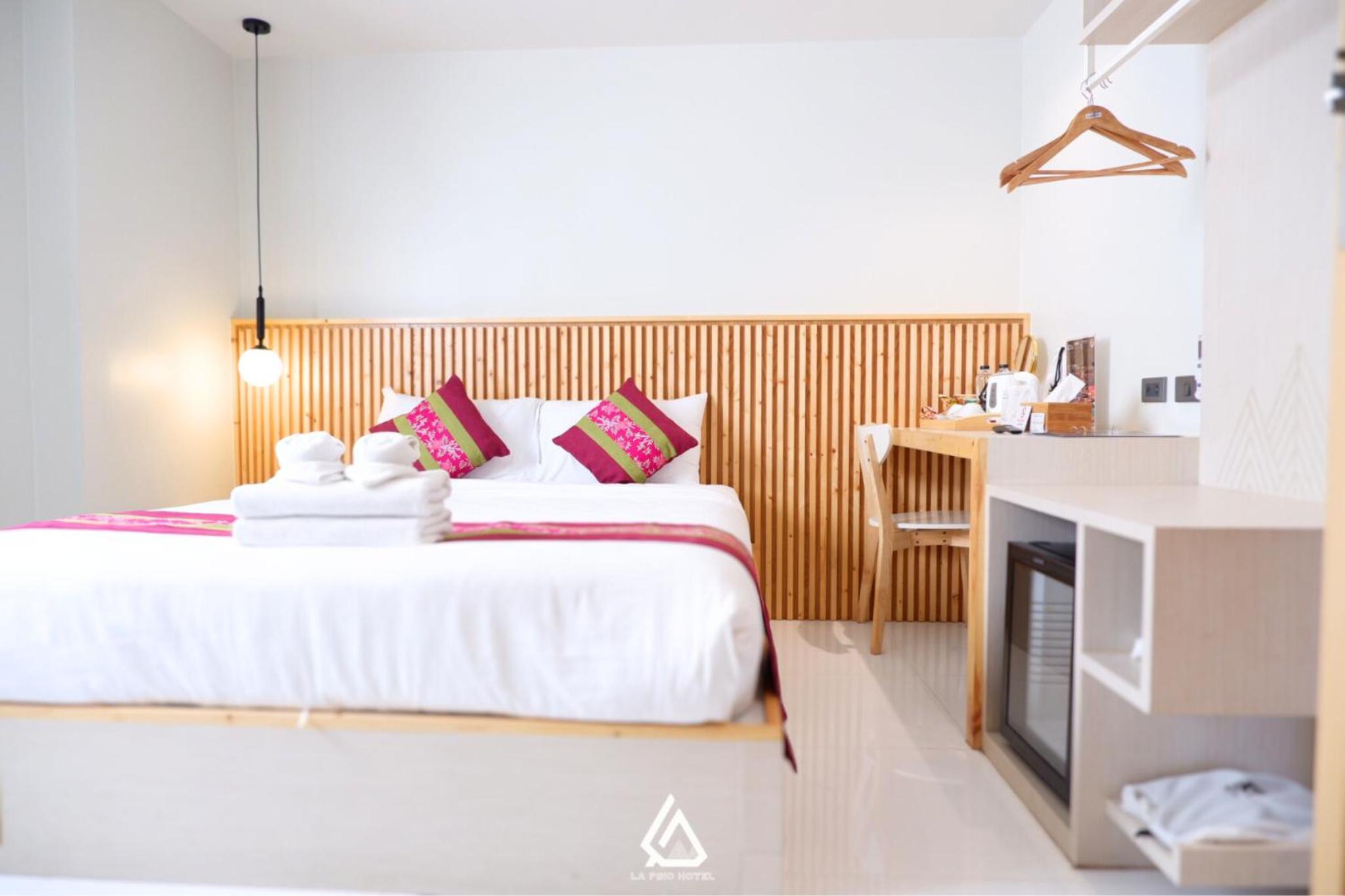 Standard Queen Room