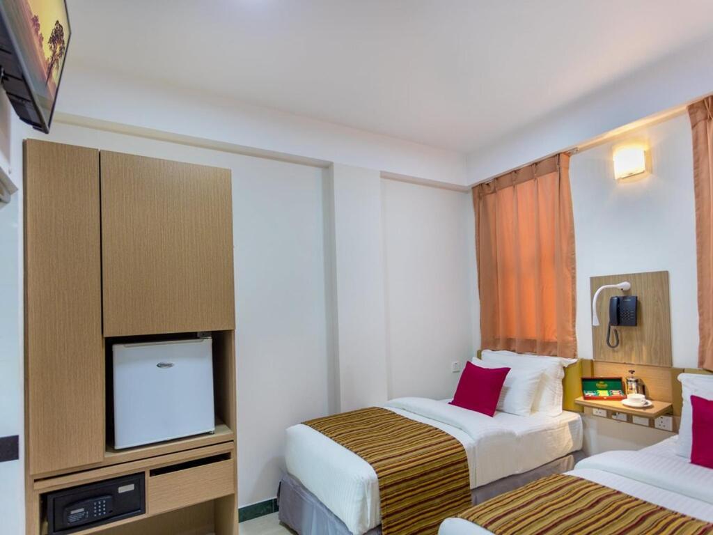 Standard Twin Room (Free Return Airport Transfer and 10% of Food & Beverage)
