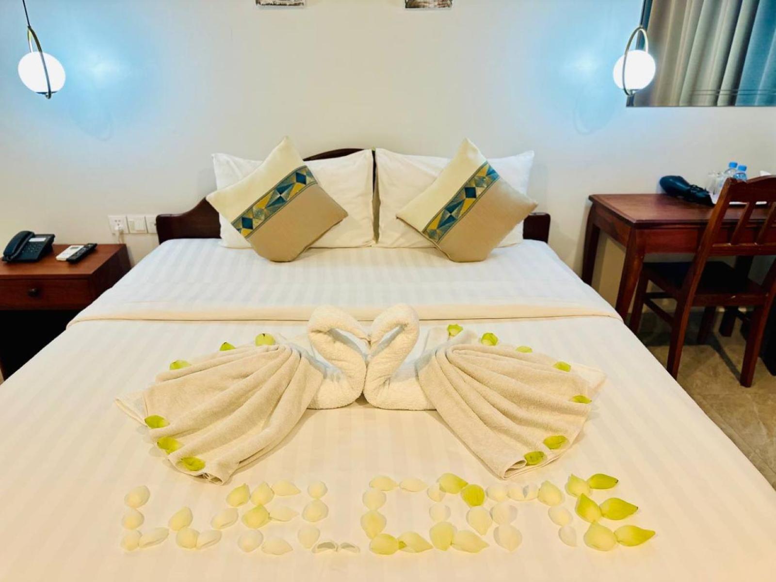 Double Room - Photo 10