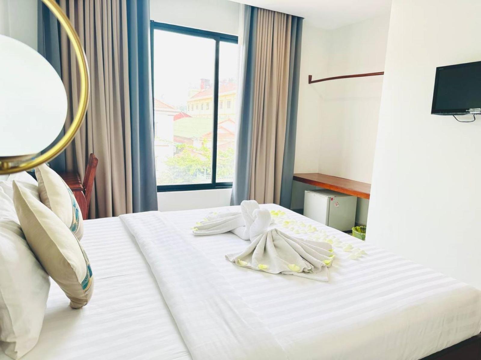 Double Room - Photo 11