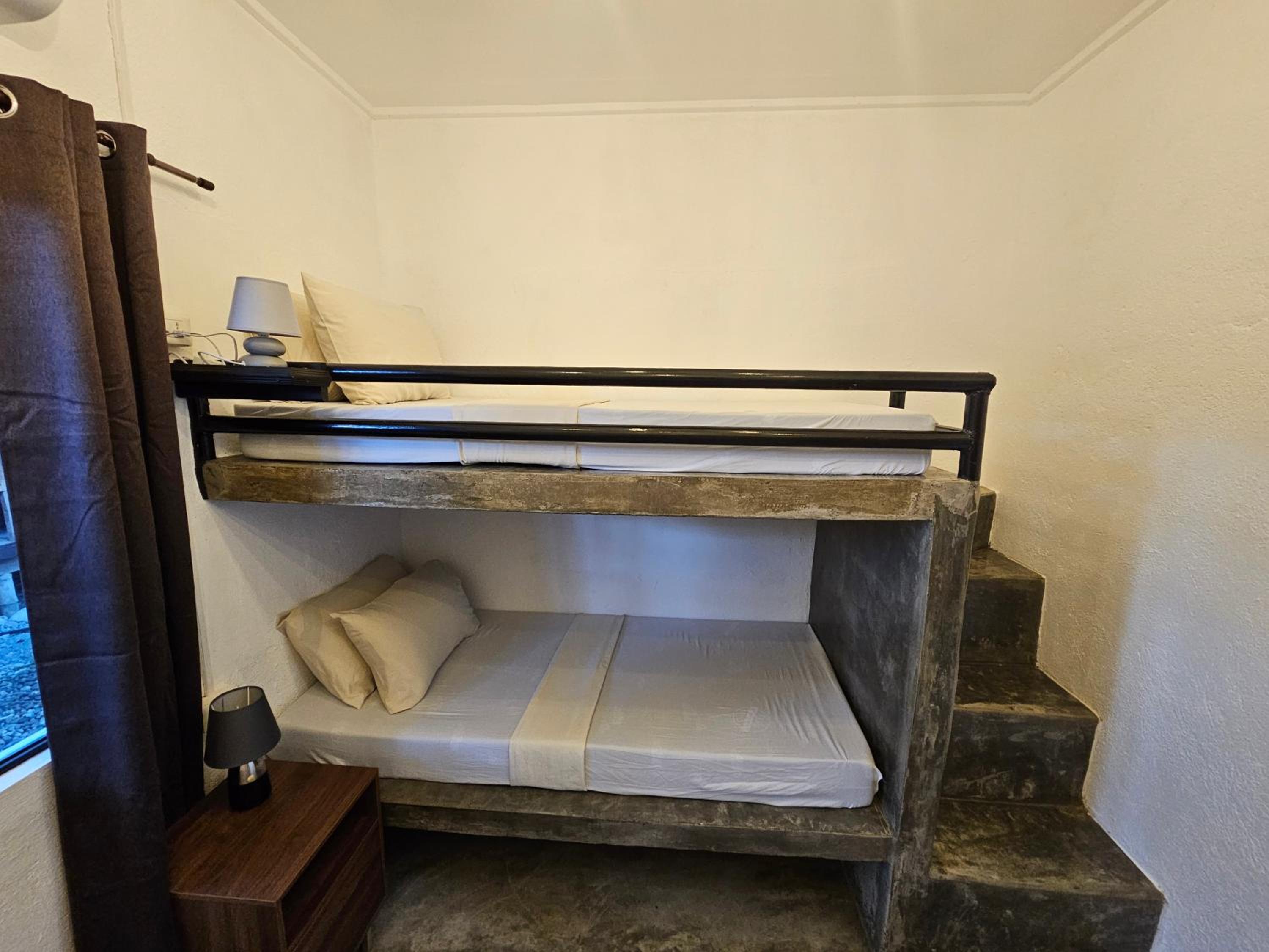 Twin Room with Shared Bathroom photo 2