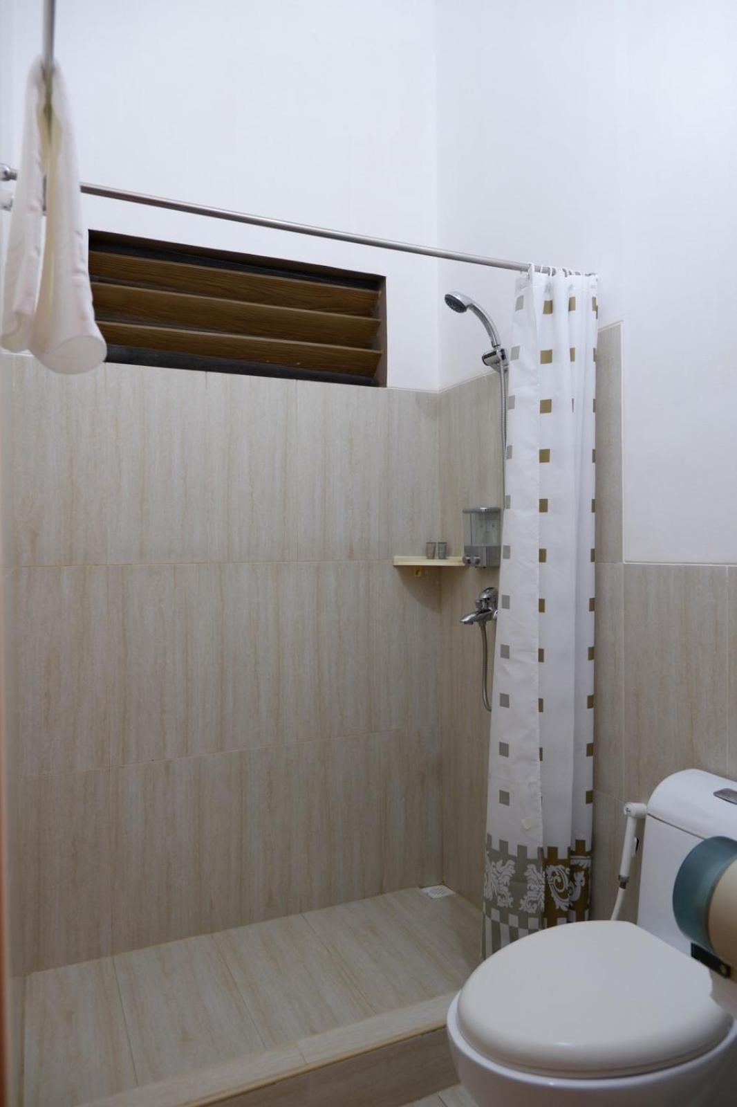 Standard Twin Room - Photo 2