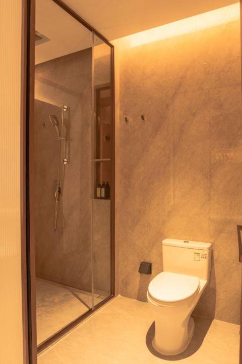 Queen Room photo 2