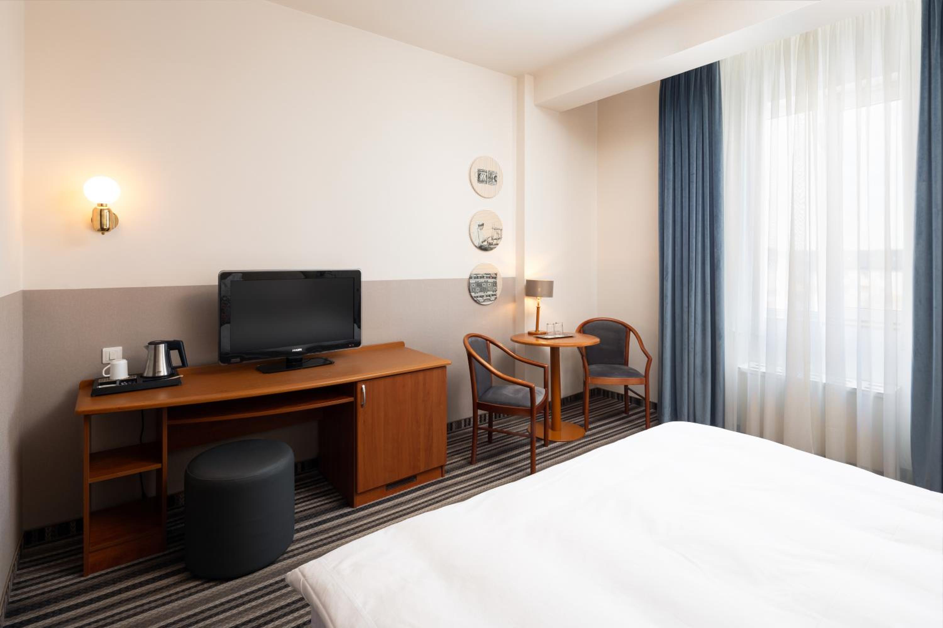 Standard Double Room - Photo 10