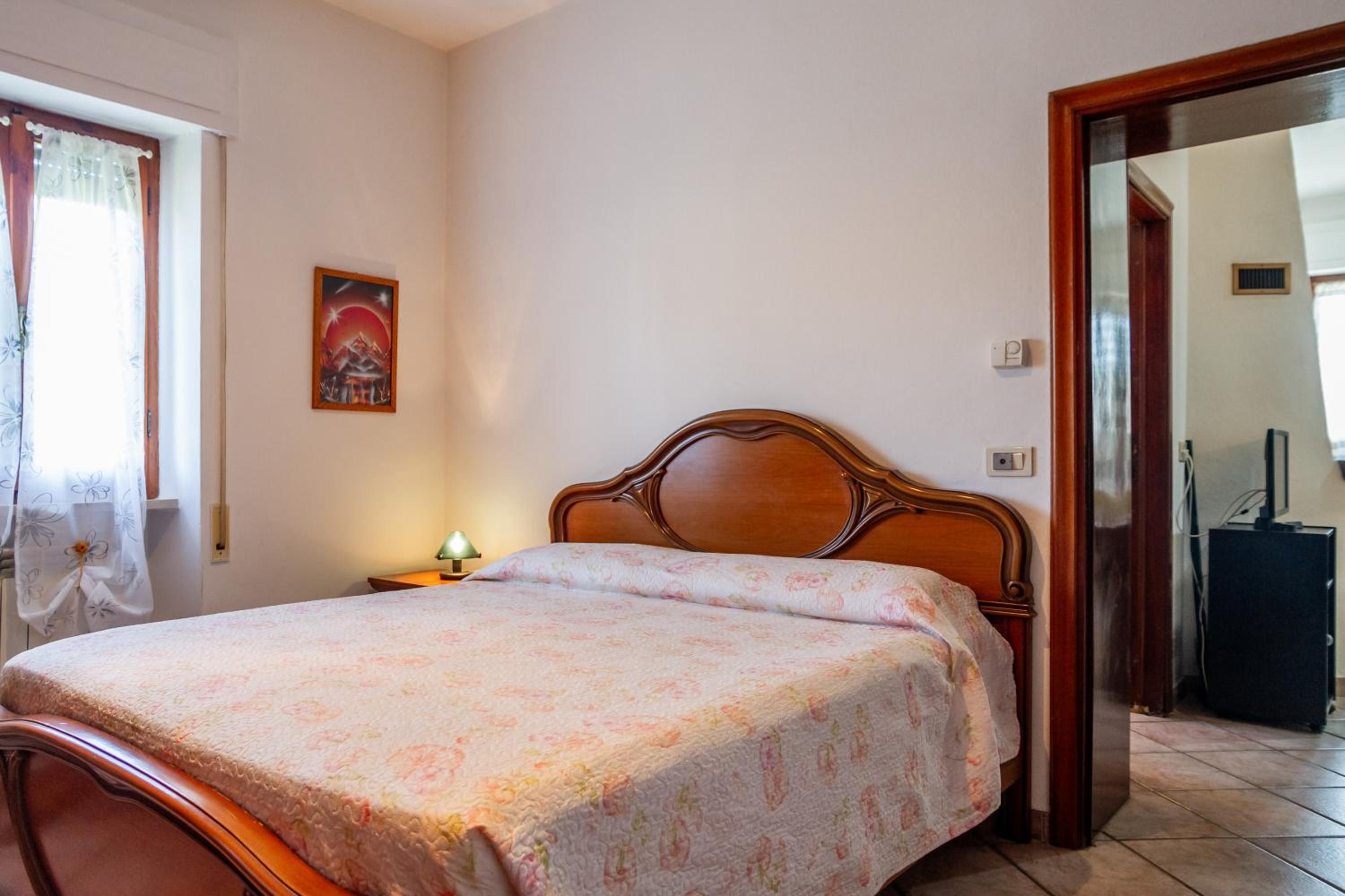 Two-Bedroom Deluxe Apartment with Balcony