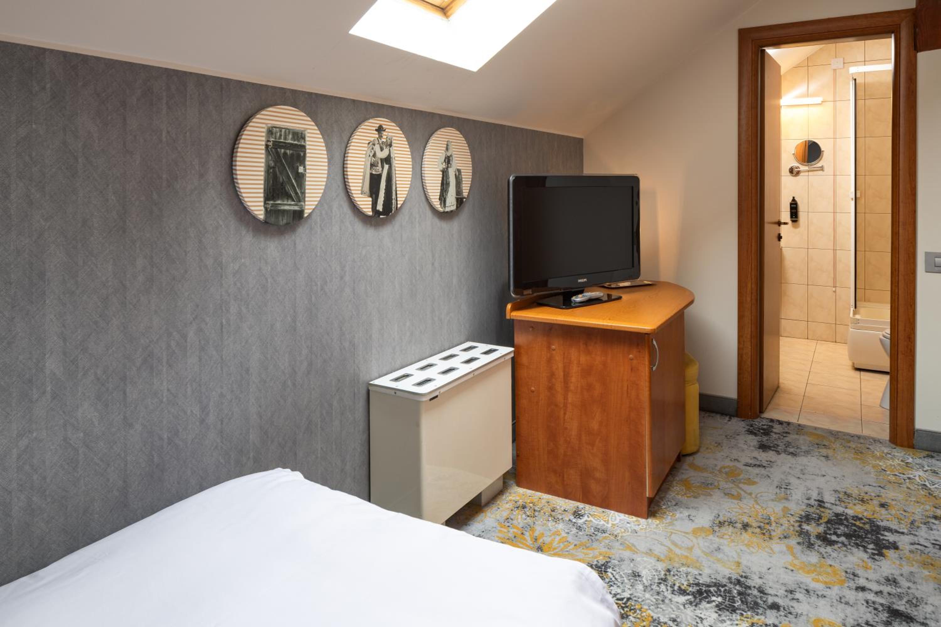 Economy Double Room - Photo 2