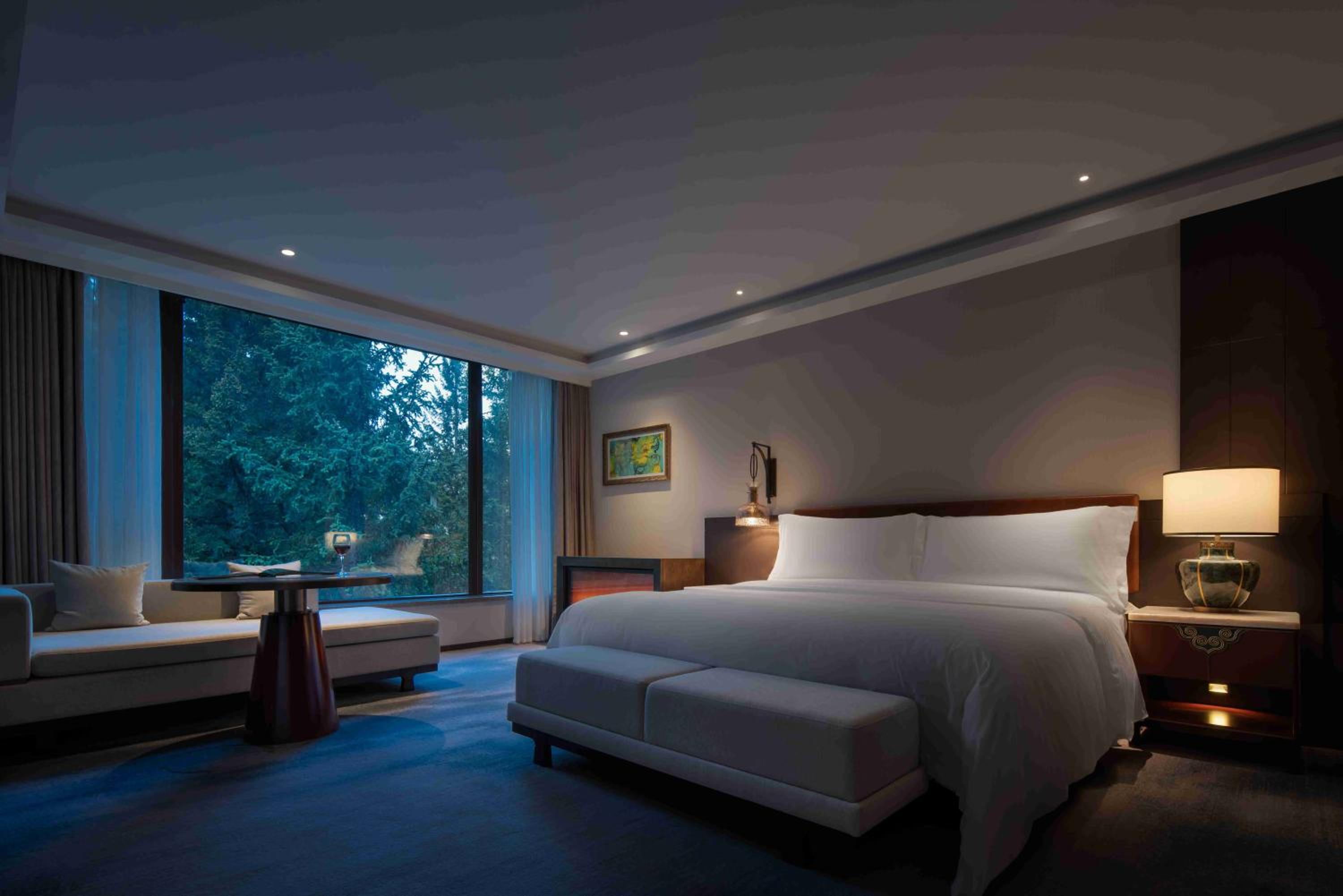 Suite - Photo 4