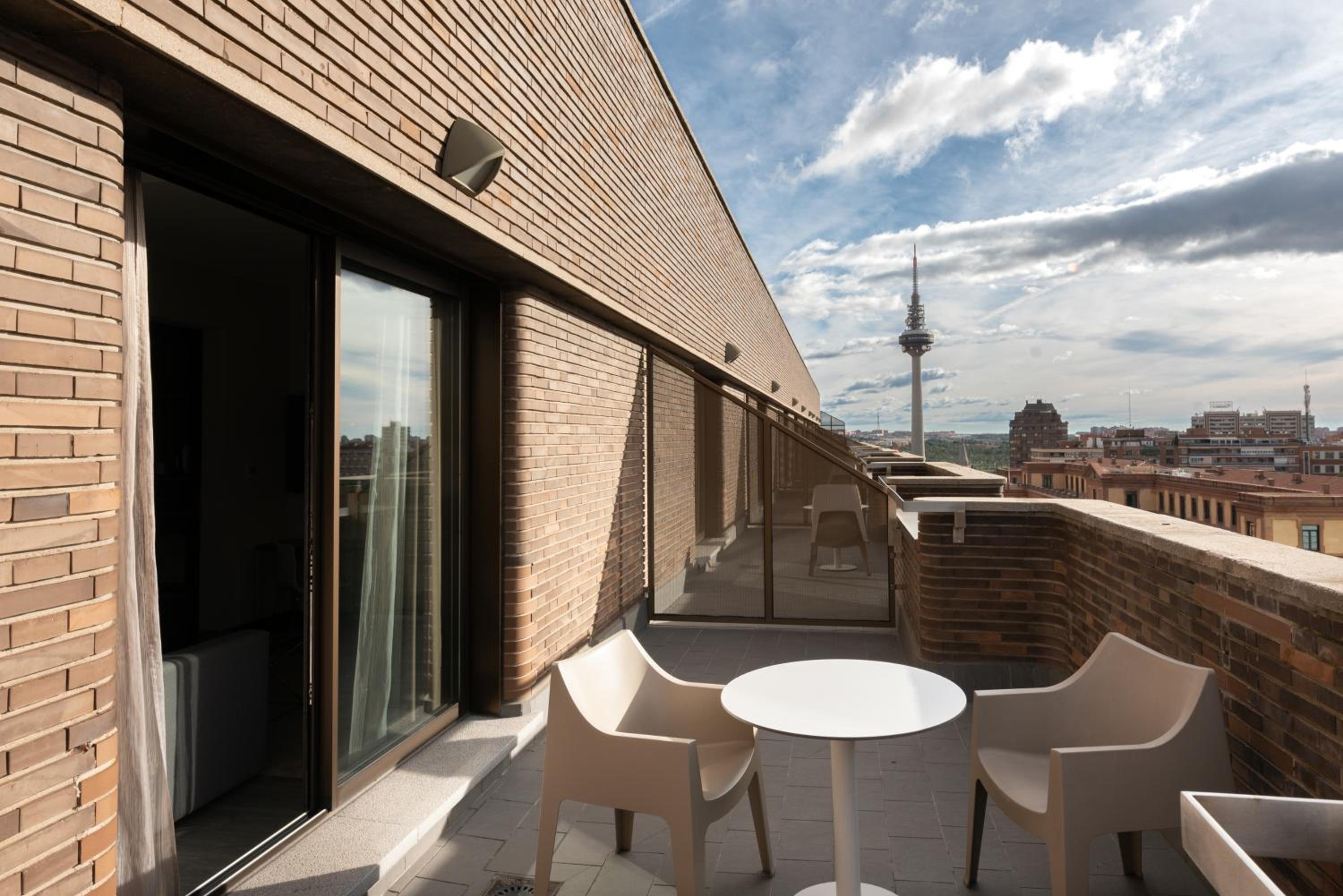Executive Room with Terrace thumbnail 6
