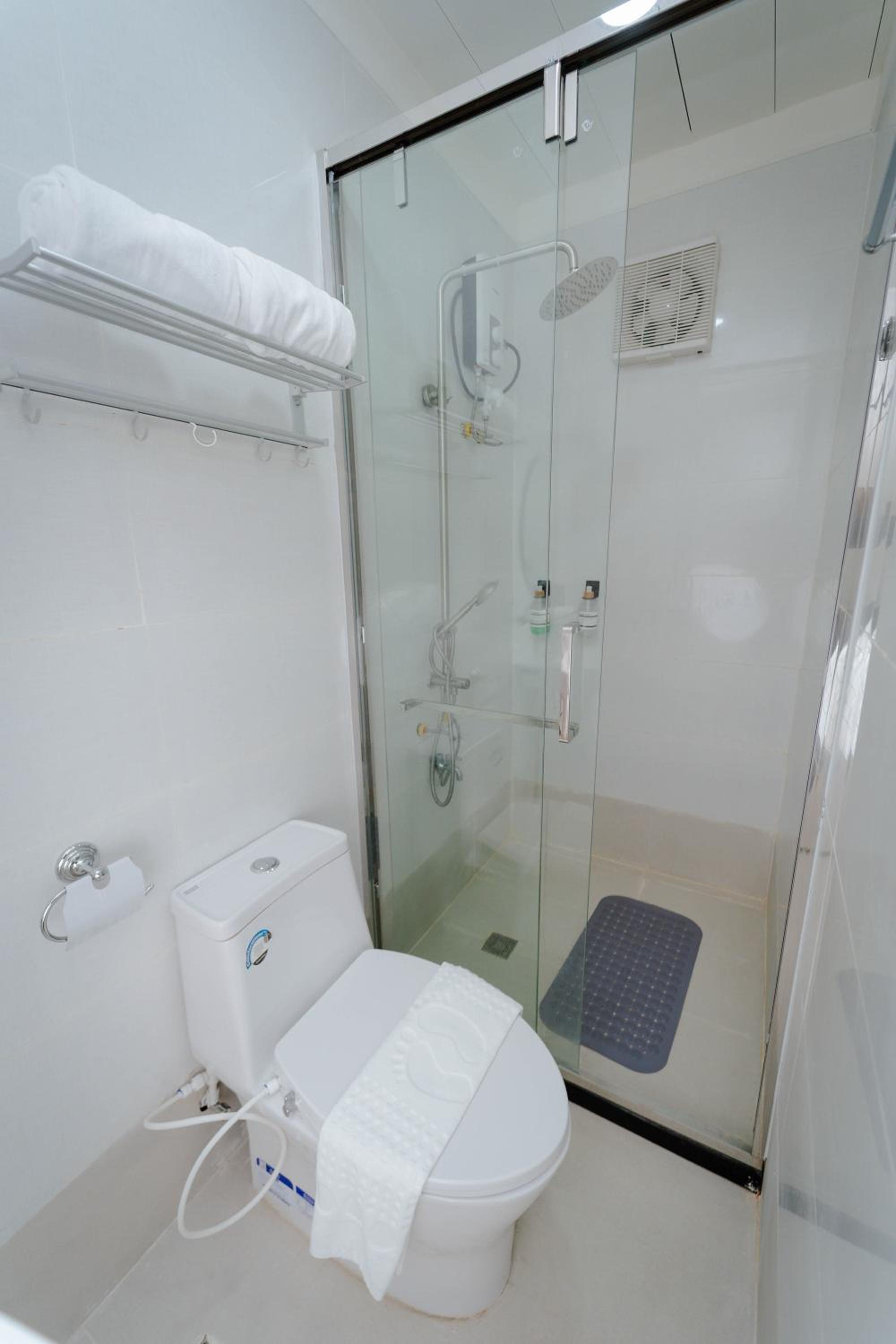 Queen Room - Photo 10