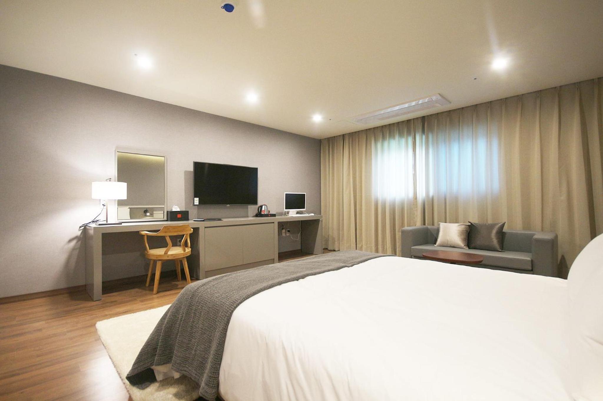 Double Room - Photo 5