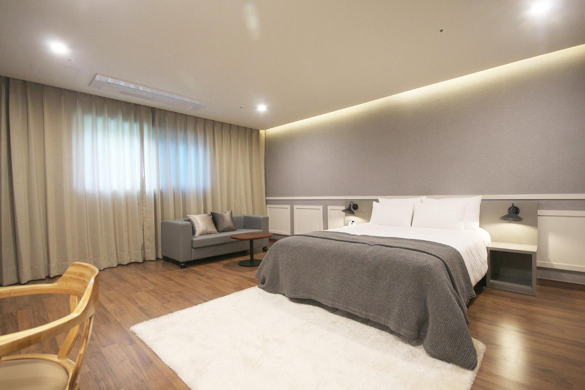 Double Room - Photo 6
