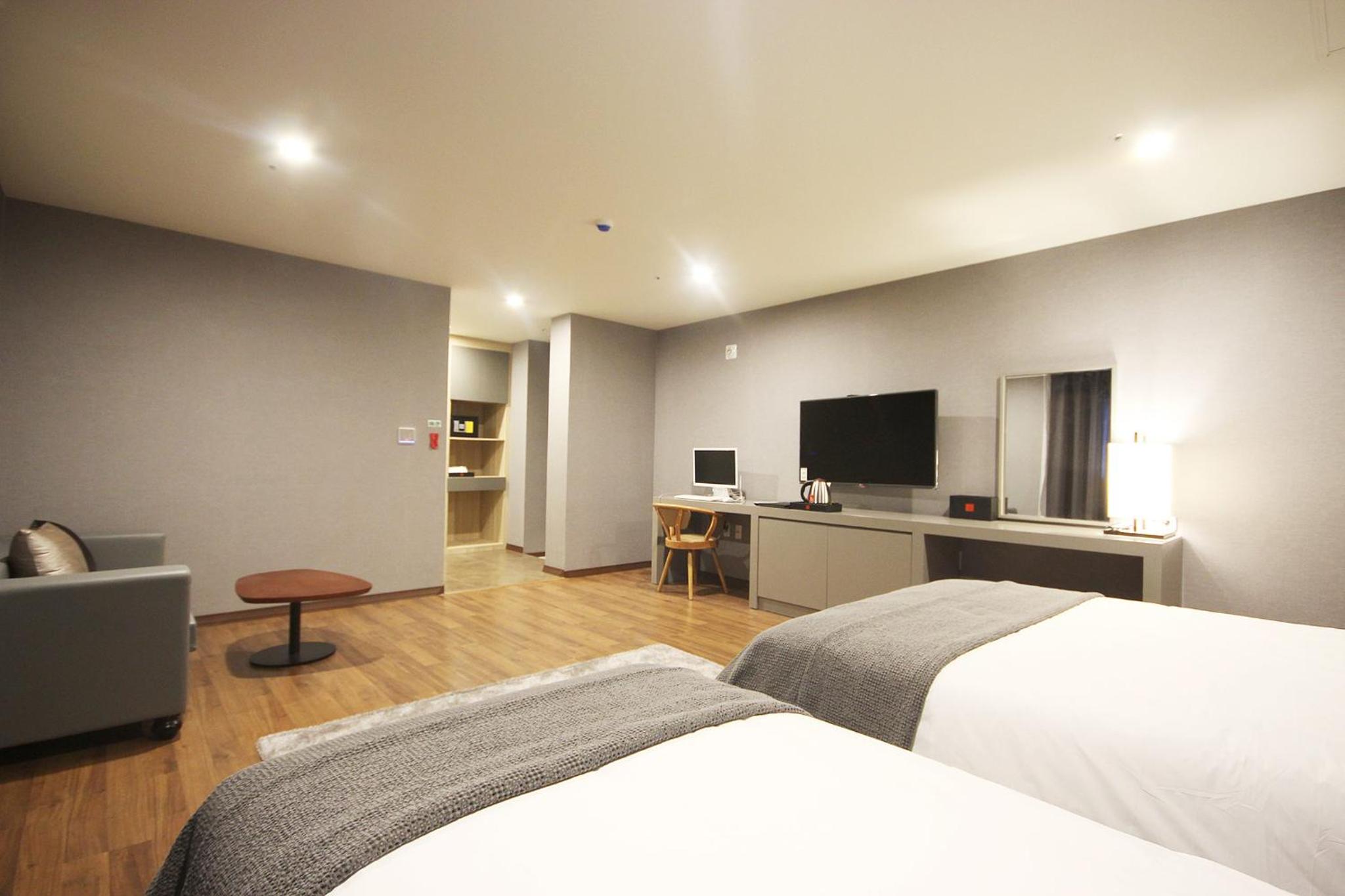 Deluxe Twin Room - Photo 3