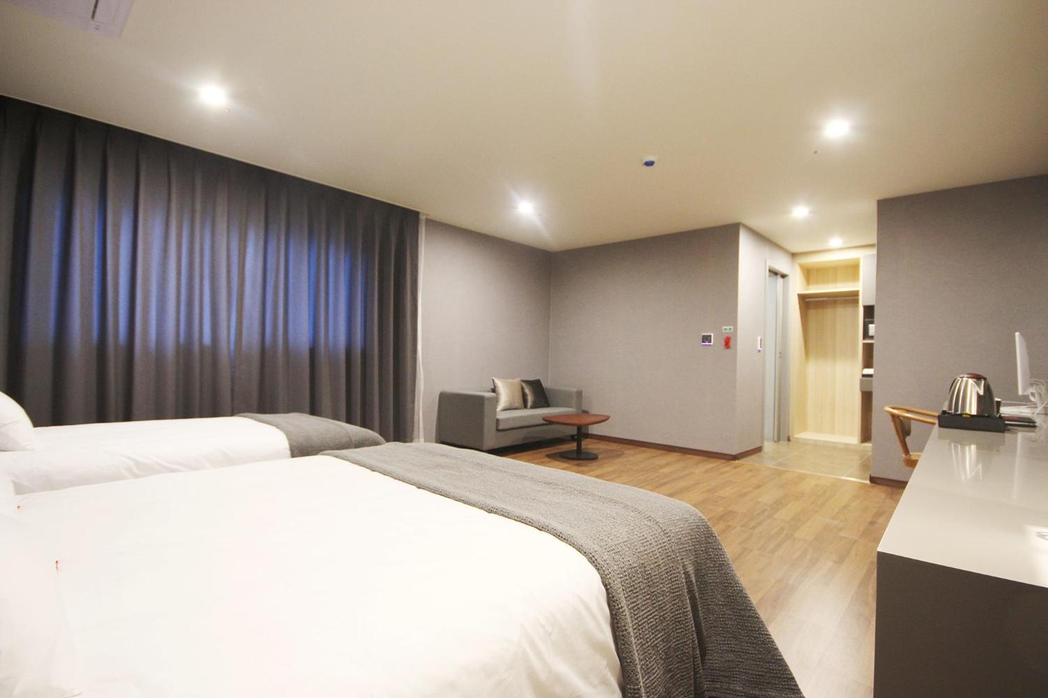 Deluxe Twin Room - Photo 1