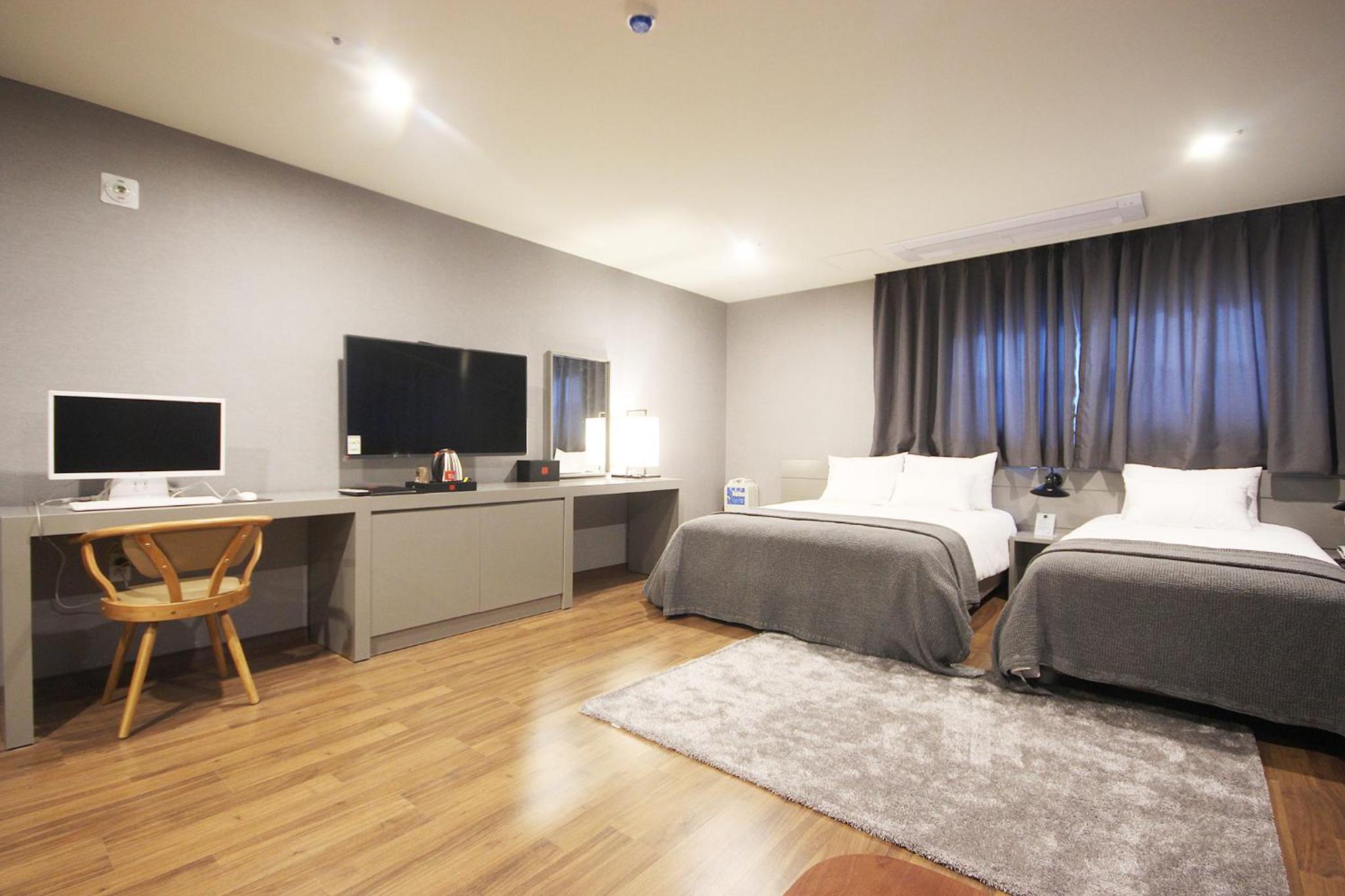 Deluxe Twin Room - Photo 2