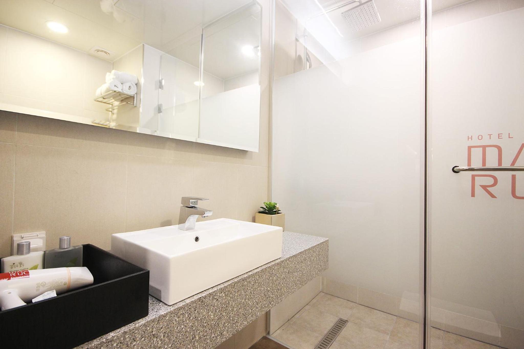Double Room - Photo 2