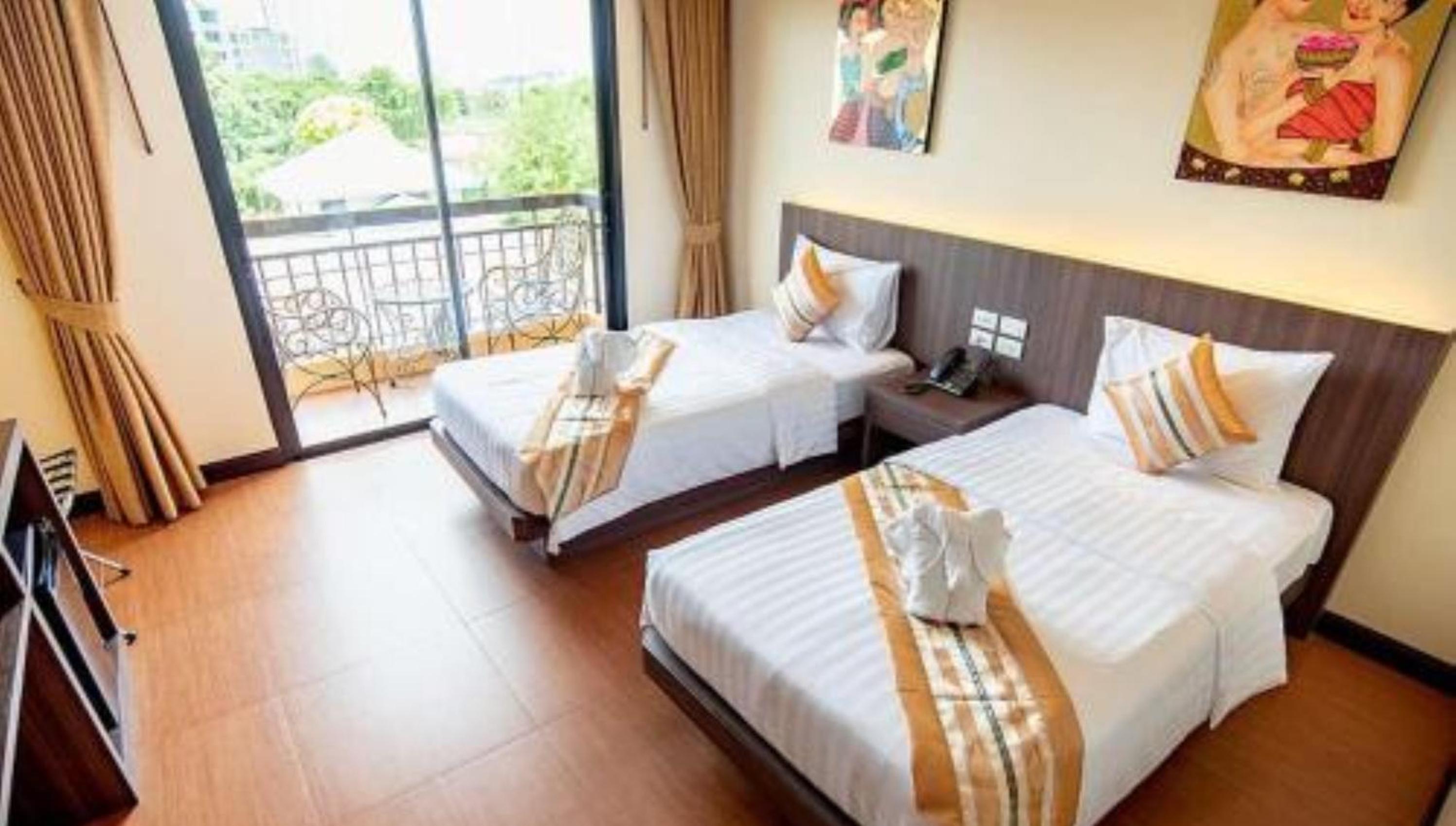 Standard Twin Room - Photo 3