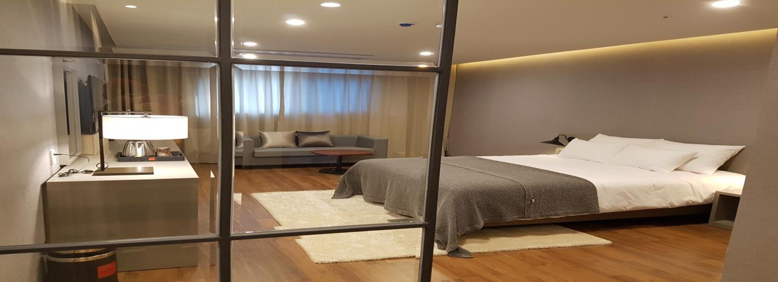 Deluxe Suite - Photo 1