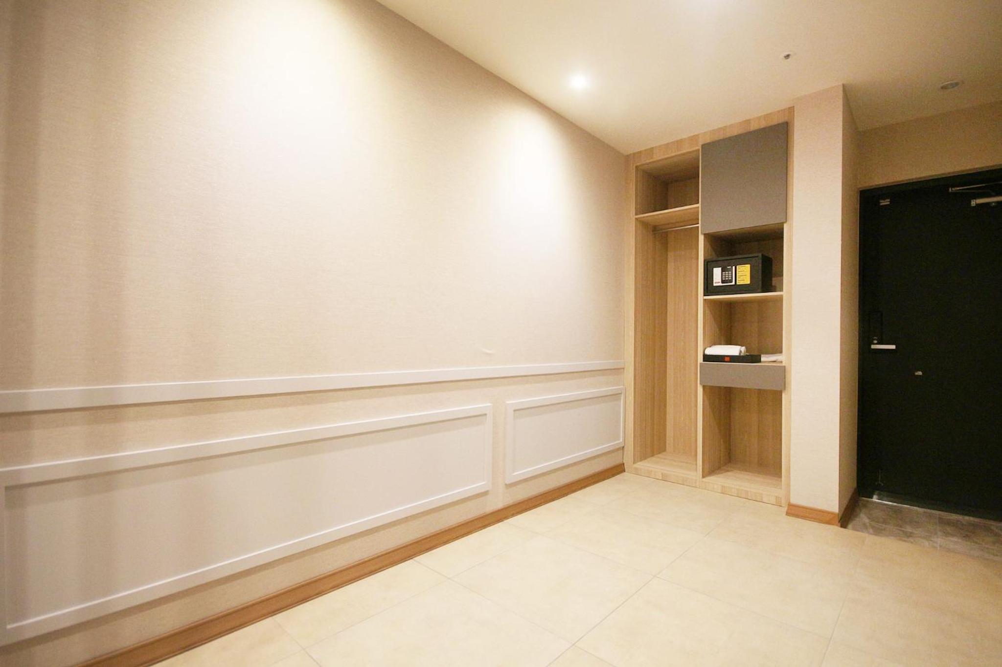 Deluxe Suite - Photo 6