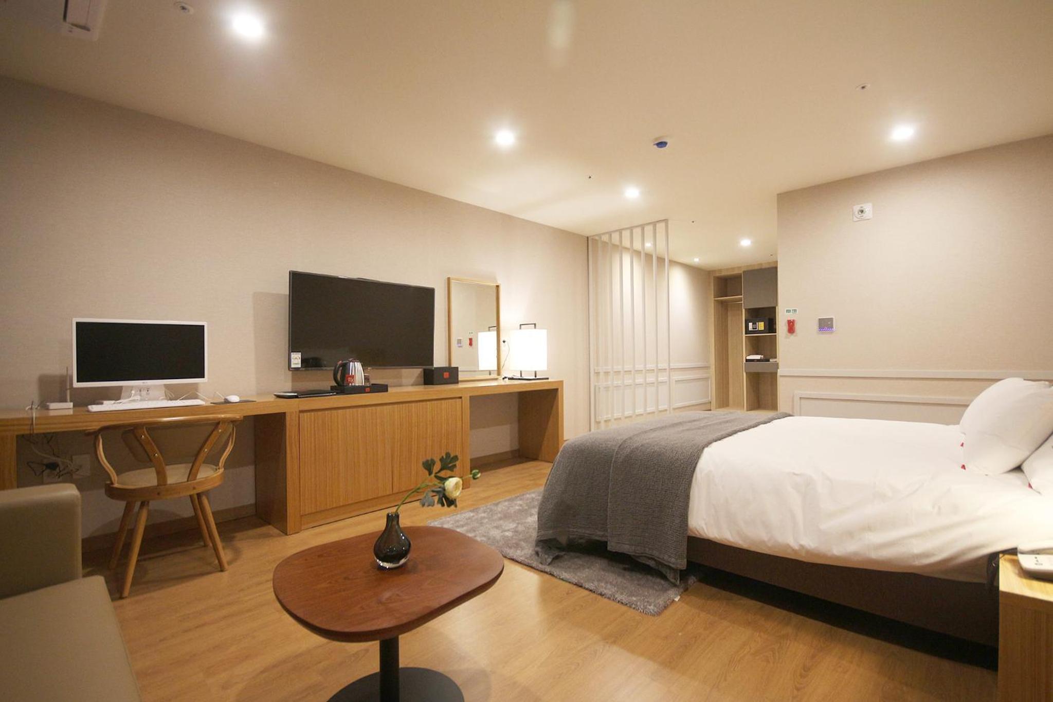 Deluxe Suite - Photo 3