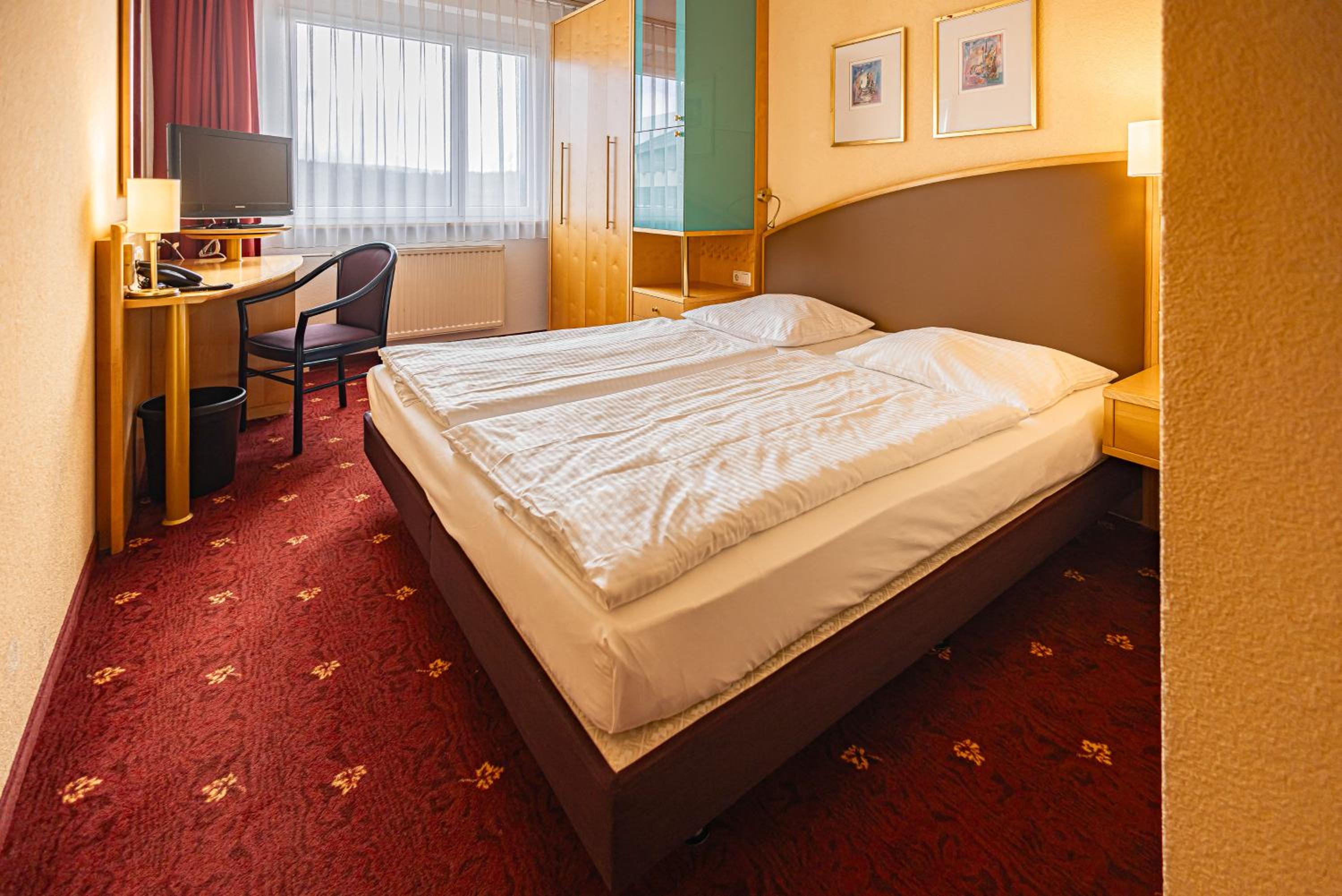 Standard Double Room - Photo 1