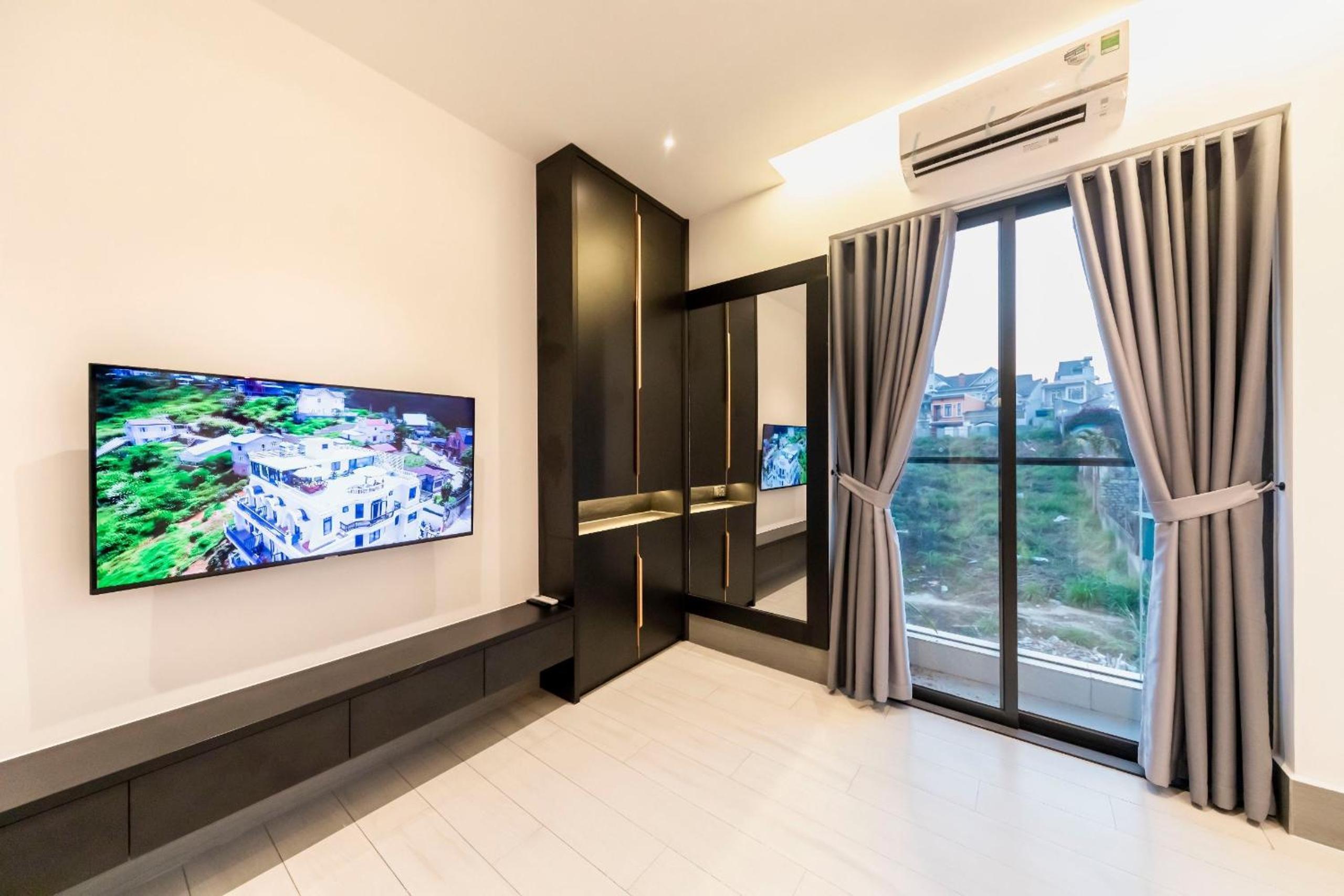 Family Suite with Balcony photo 1