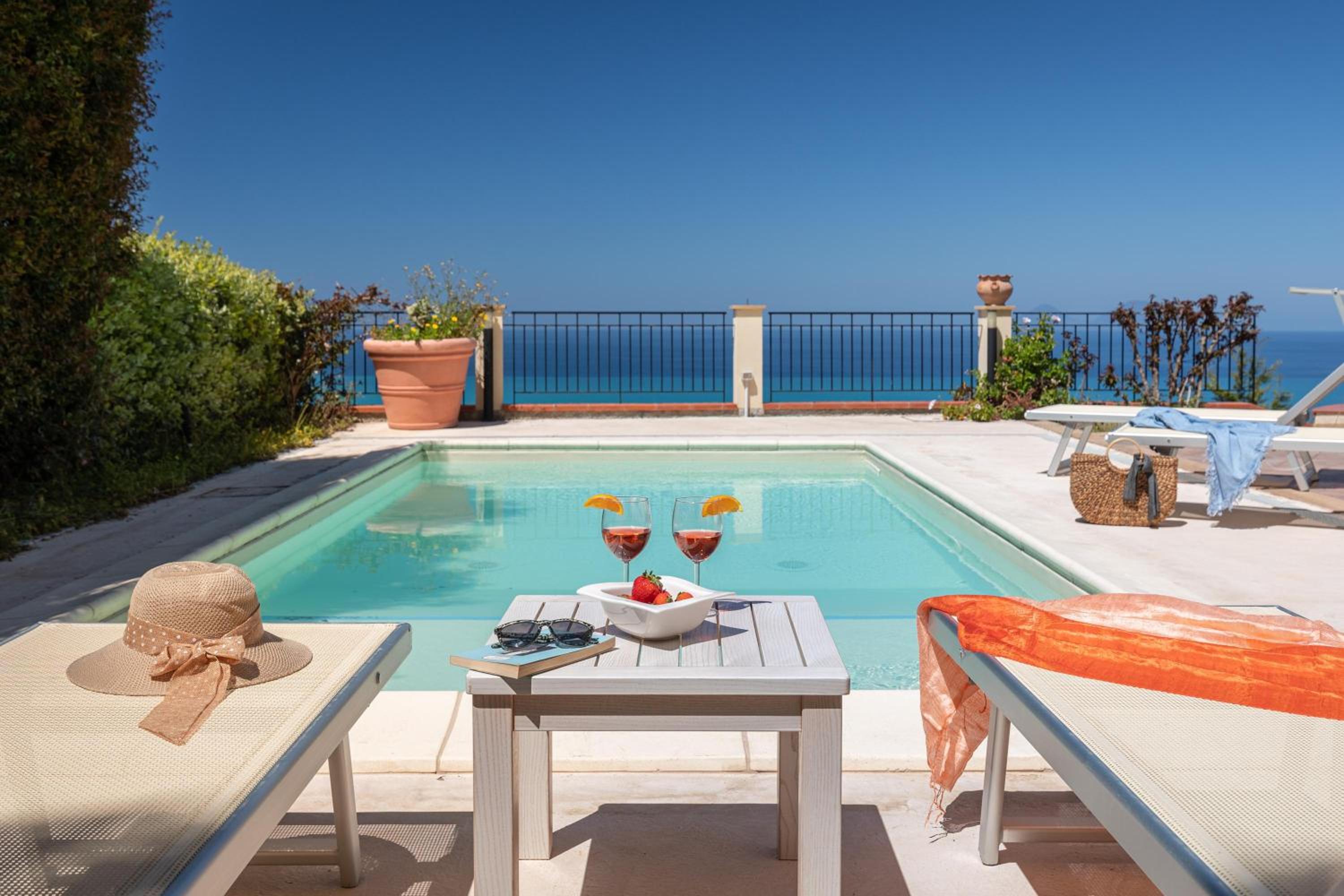 Villa photo 1