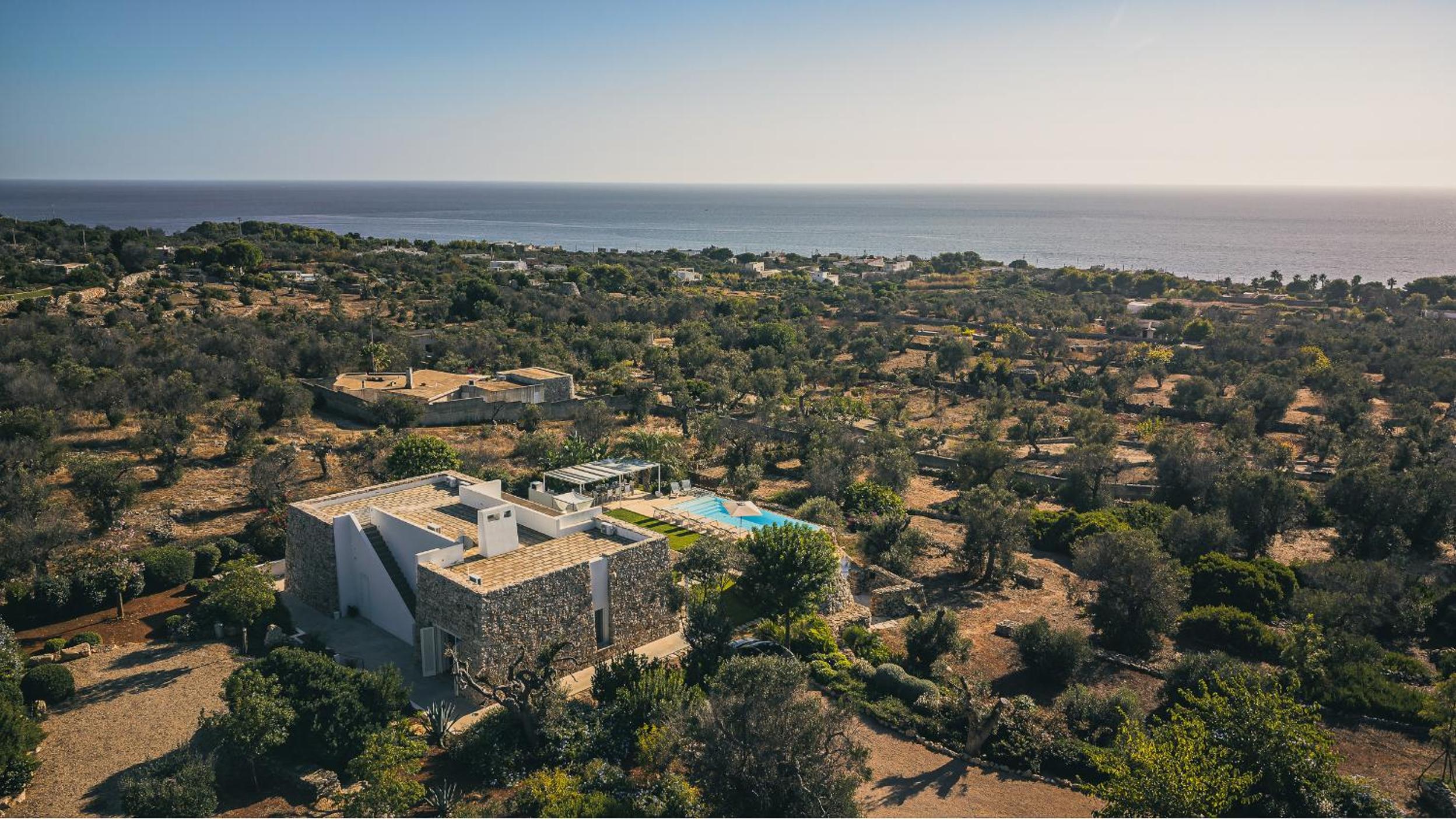 Four-Bedroom Villa photo 2