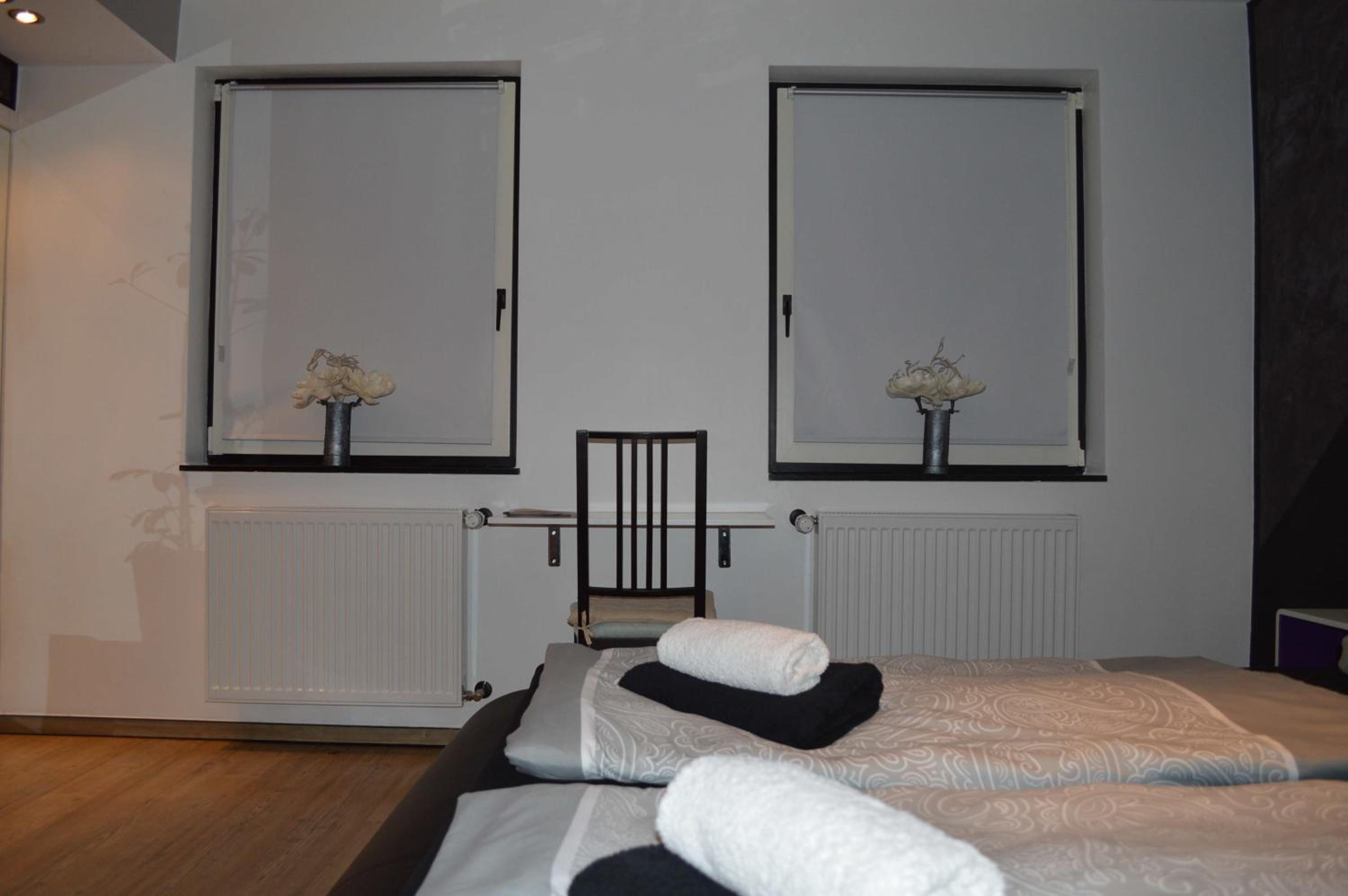 Two-Bedroom Apartment - Photo 4