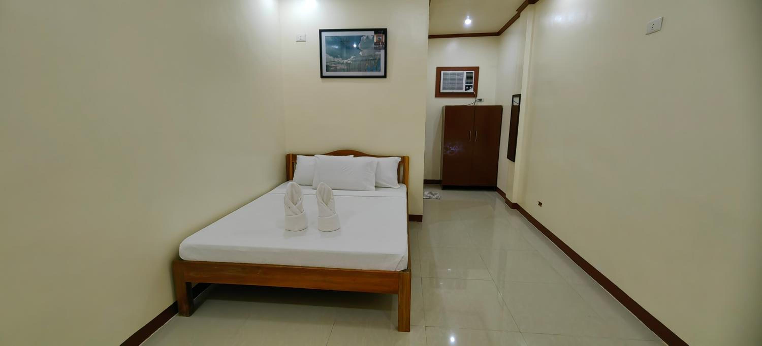 Standard Queen Room - Photo 4