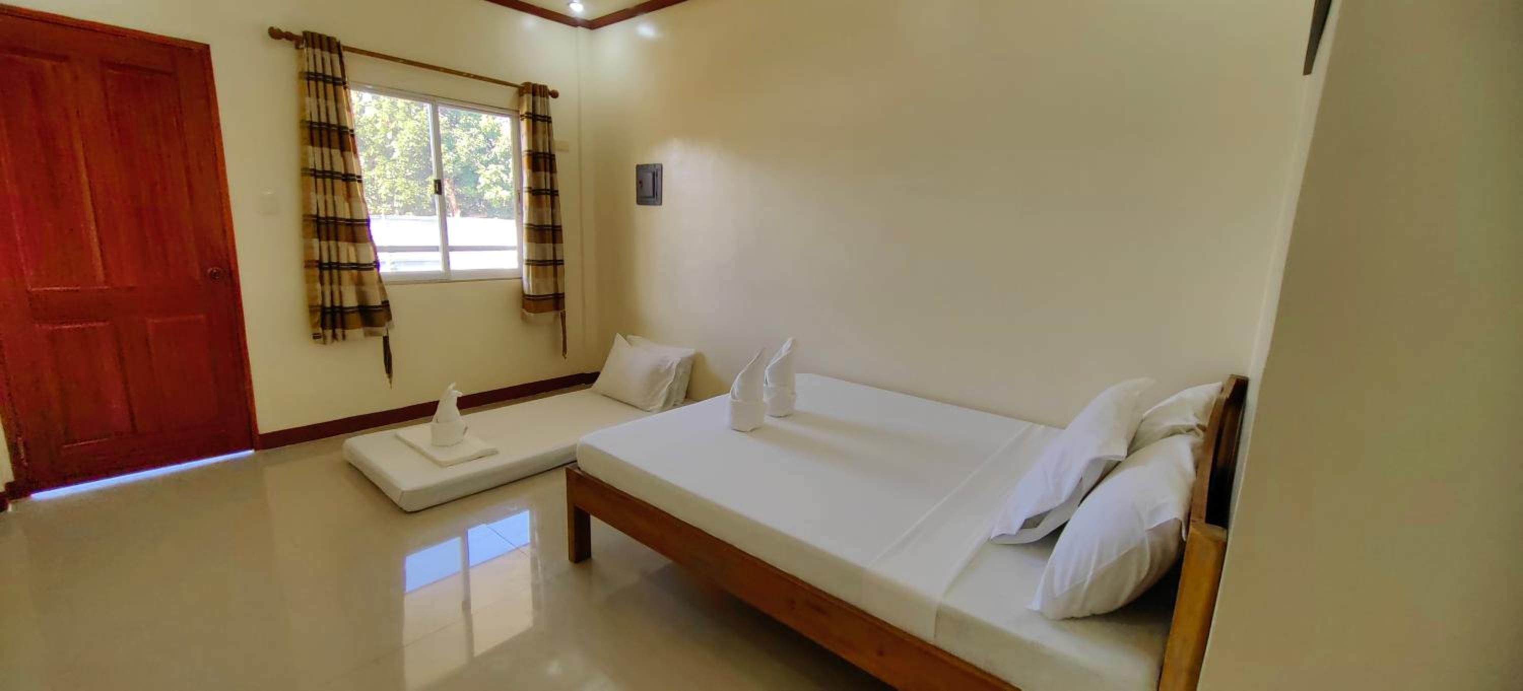Standard Queen Room - Photo 2