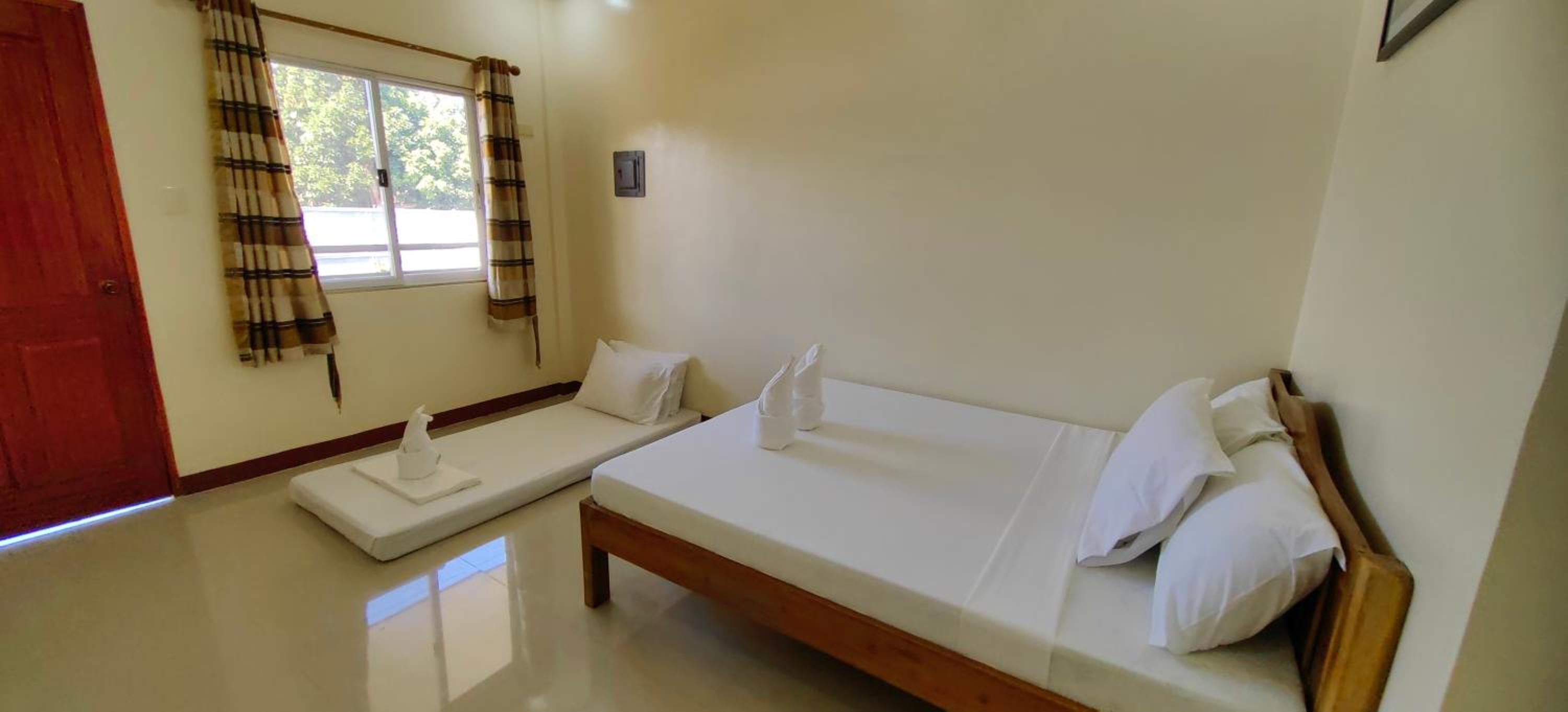 Standard Queen Room - Photo 1