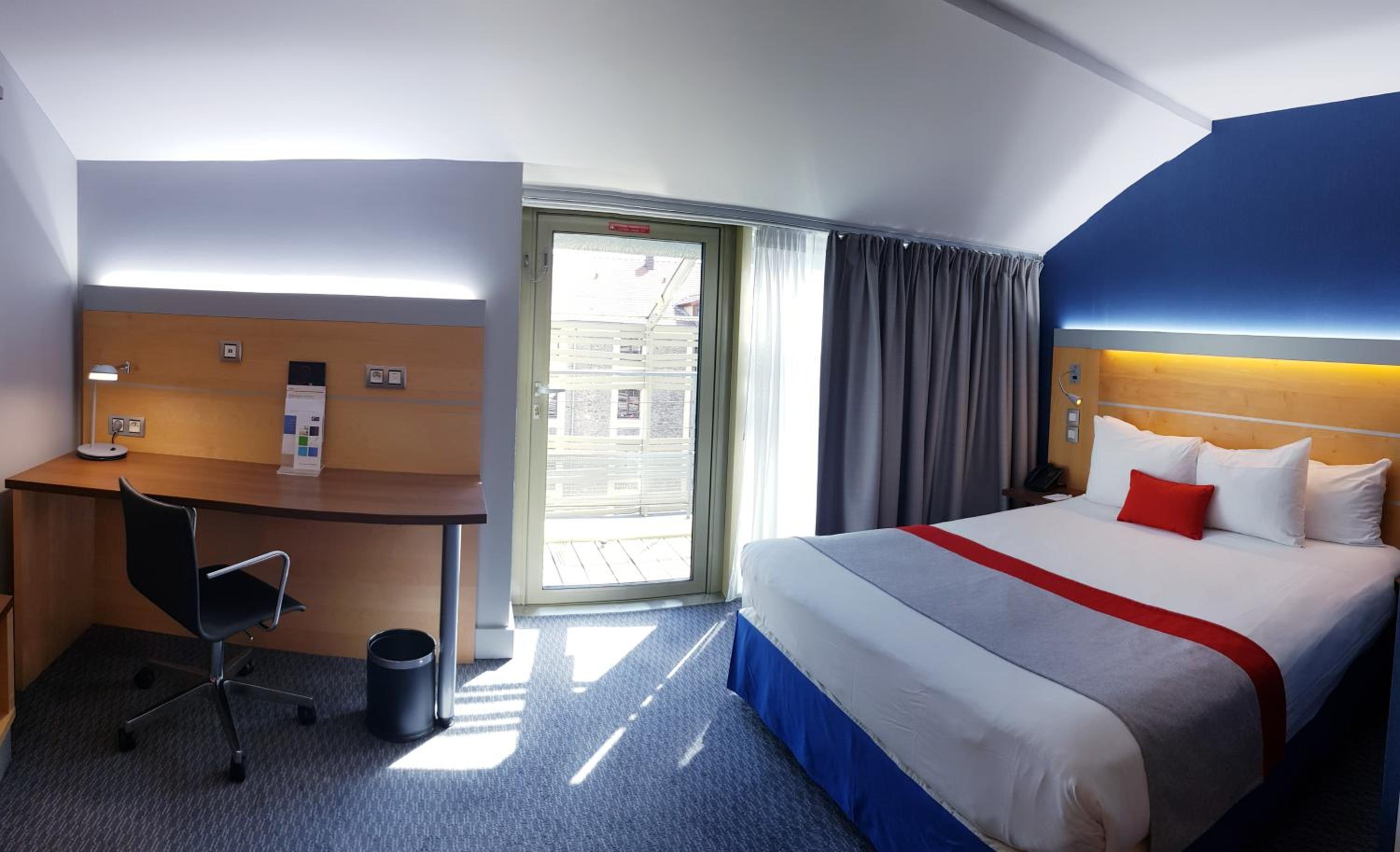 Double Suite with Canal View and Balcony