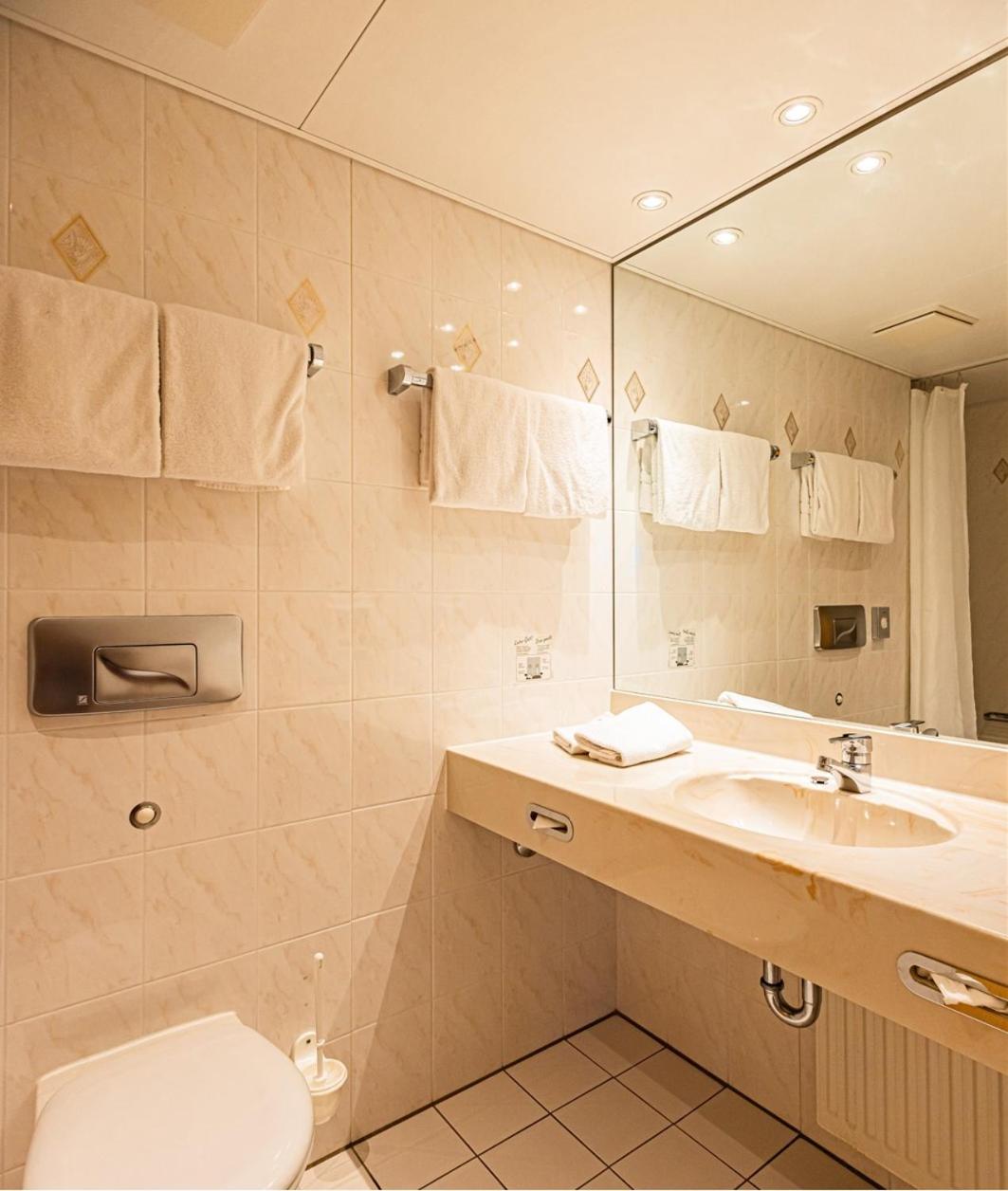 Standard Double Room - Photo 4