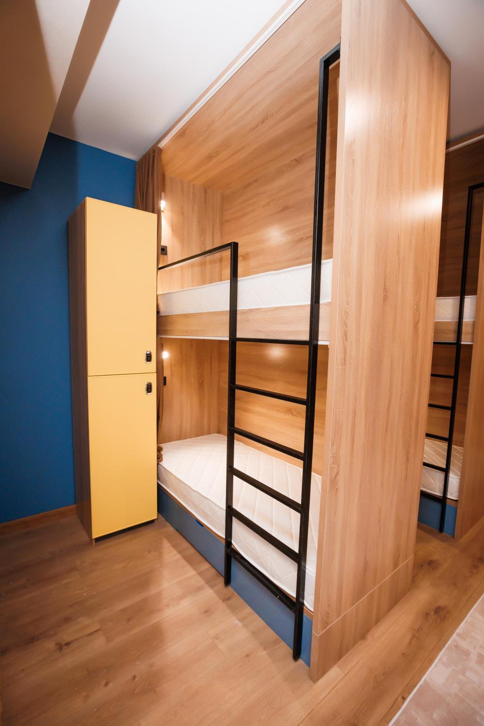 Male Dormitory Room photo 1