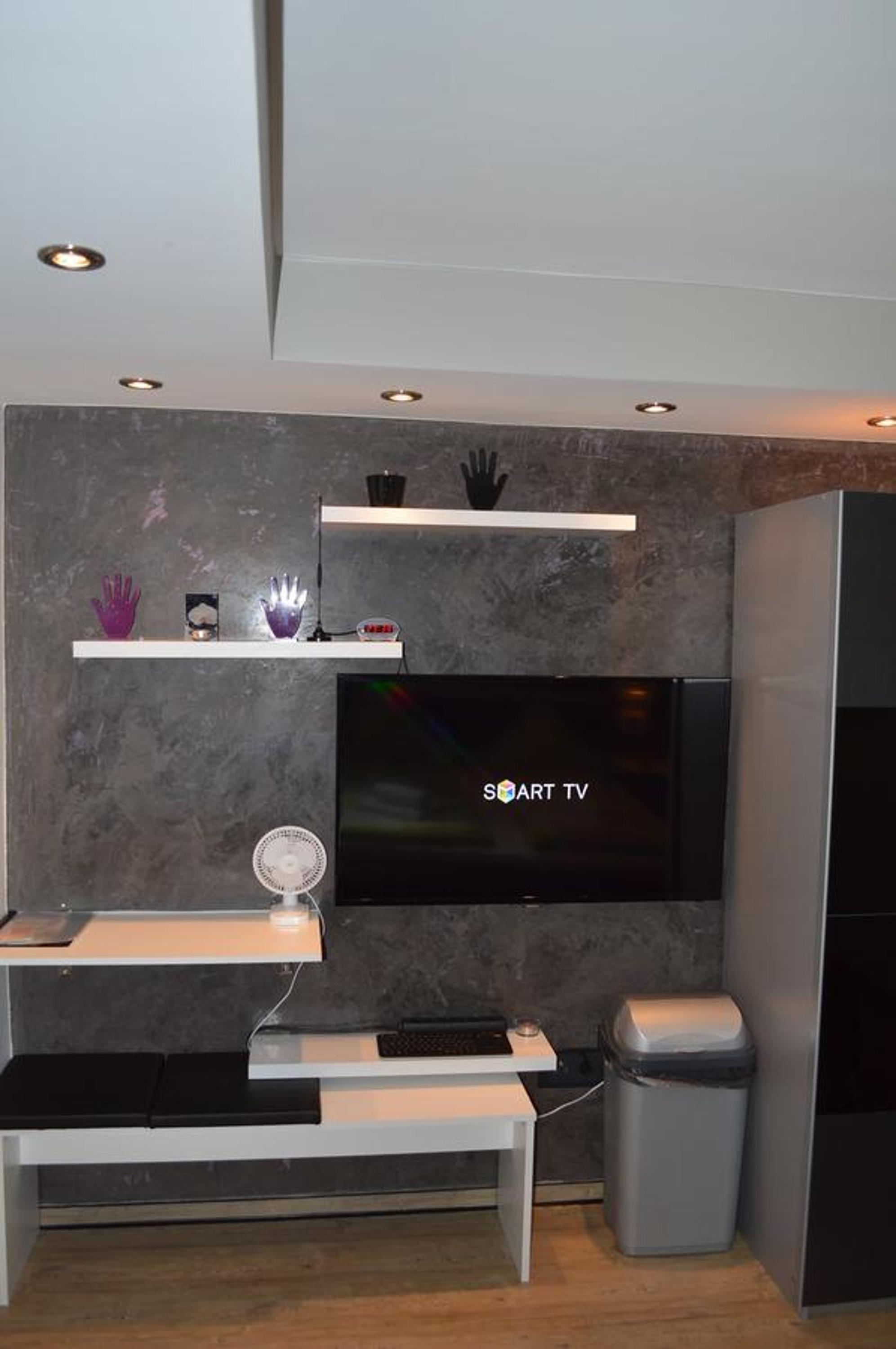 Two-Bedroom Apartment - Photo 21