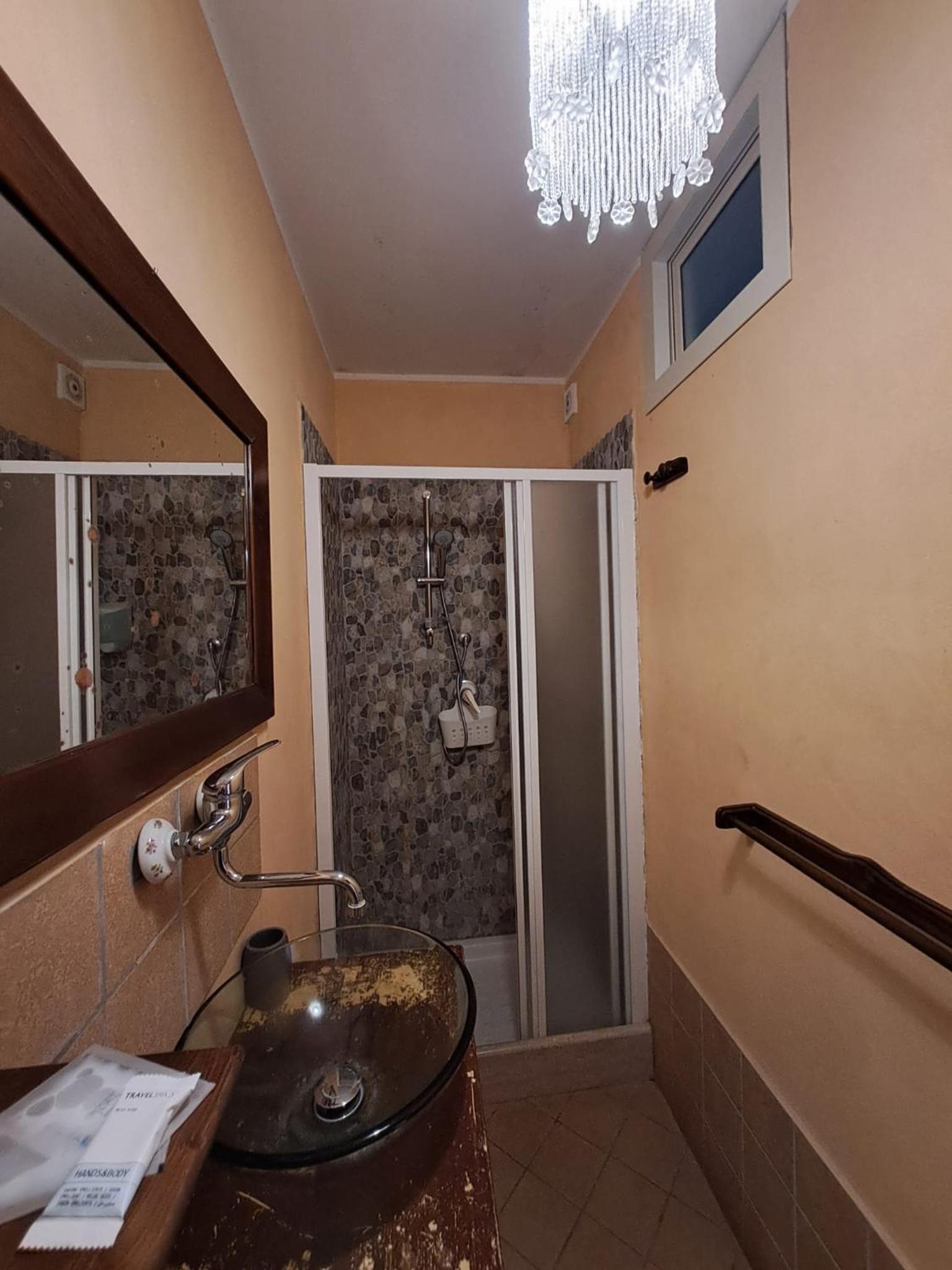 Economy Double Room photo 3