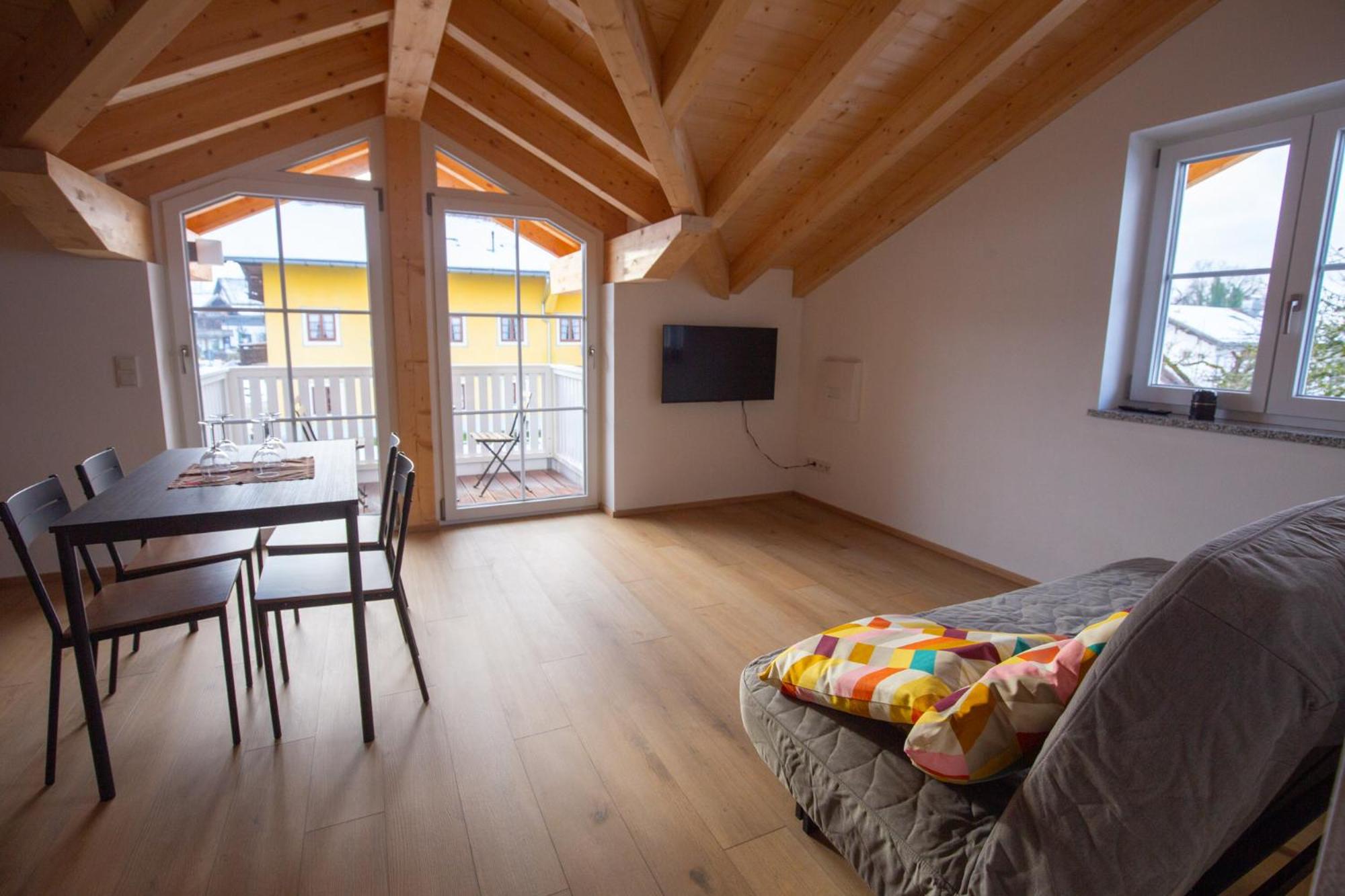 Apartment with Balcony photo 1