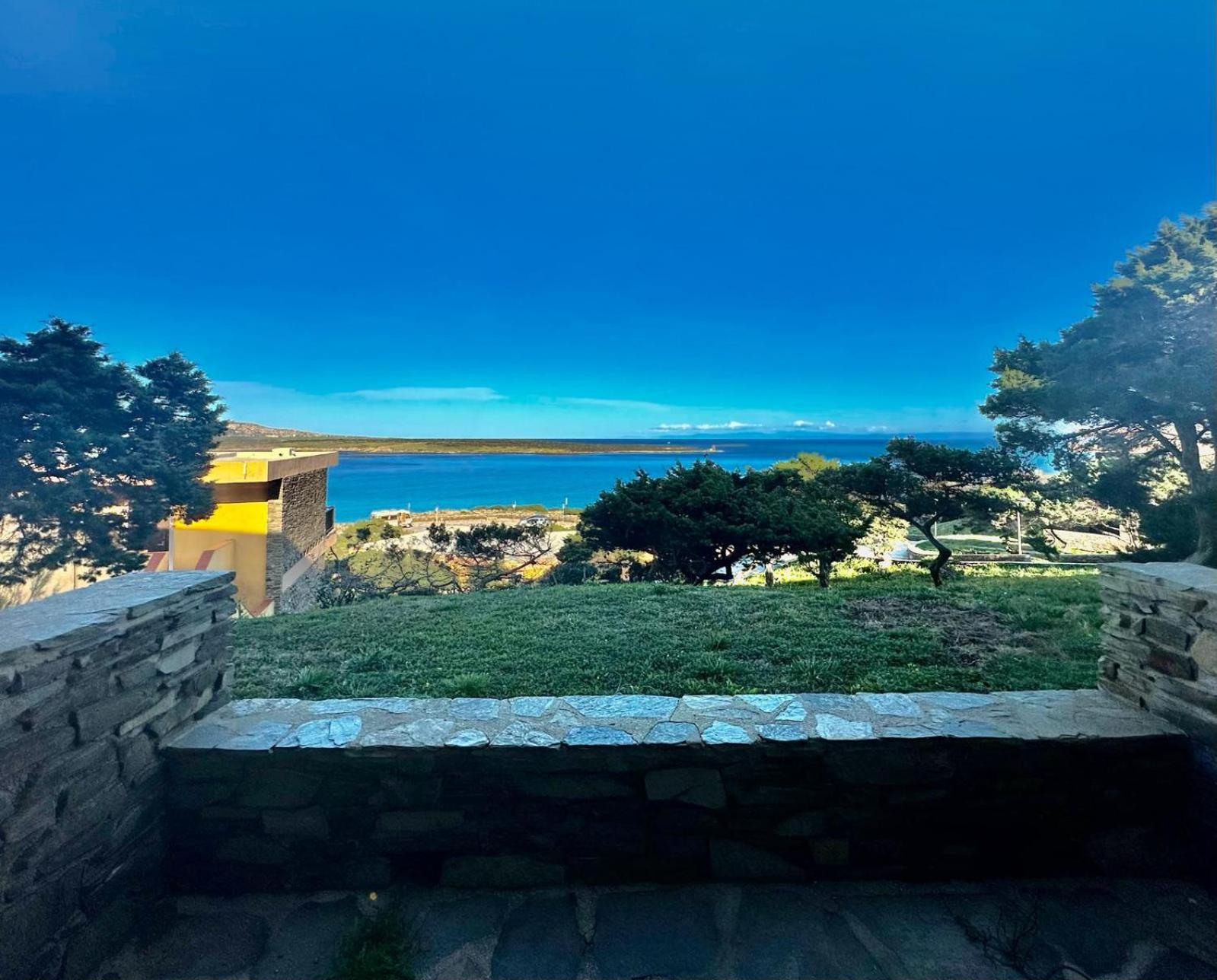 One-Bedroom Apartment with Sea View - Photo 2