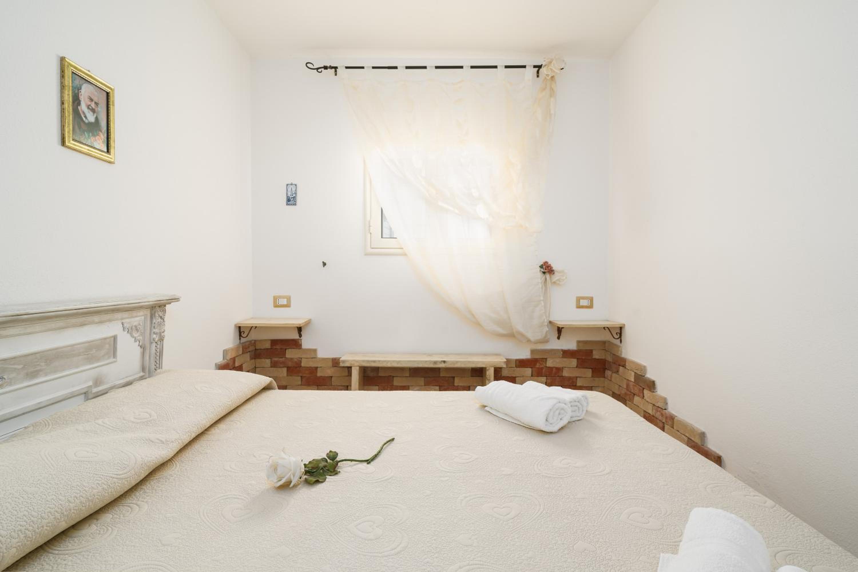 One-Bedroom Apartment with Garden View photo 3