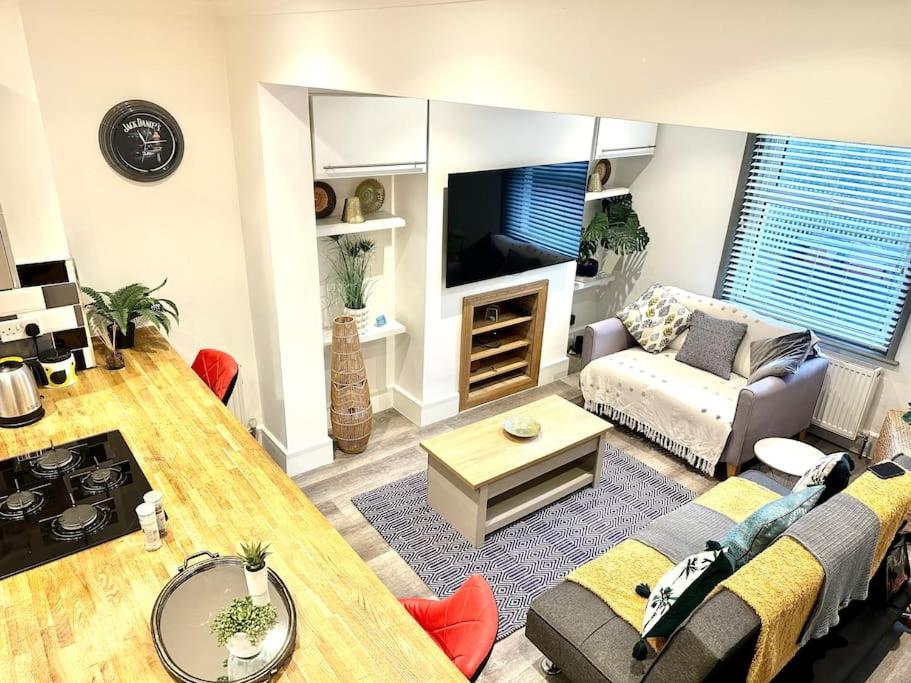 Two-Bedroom Apartment photo 3