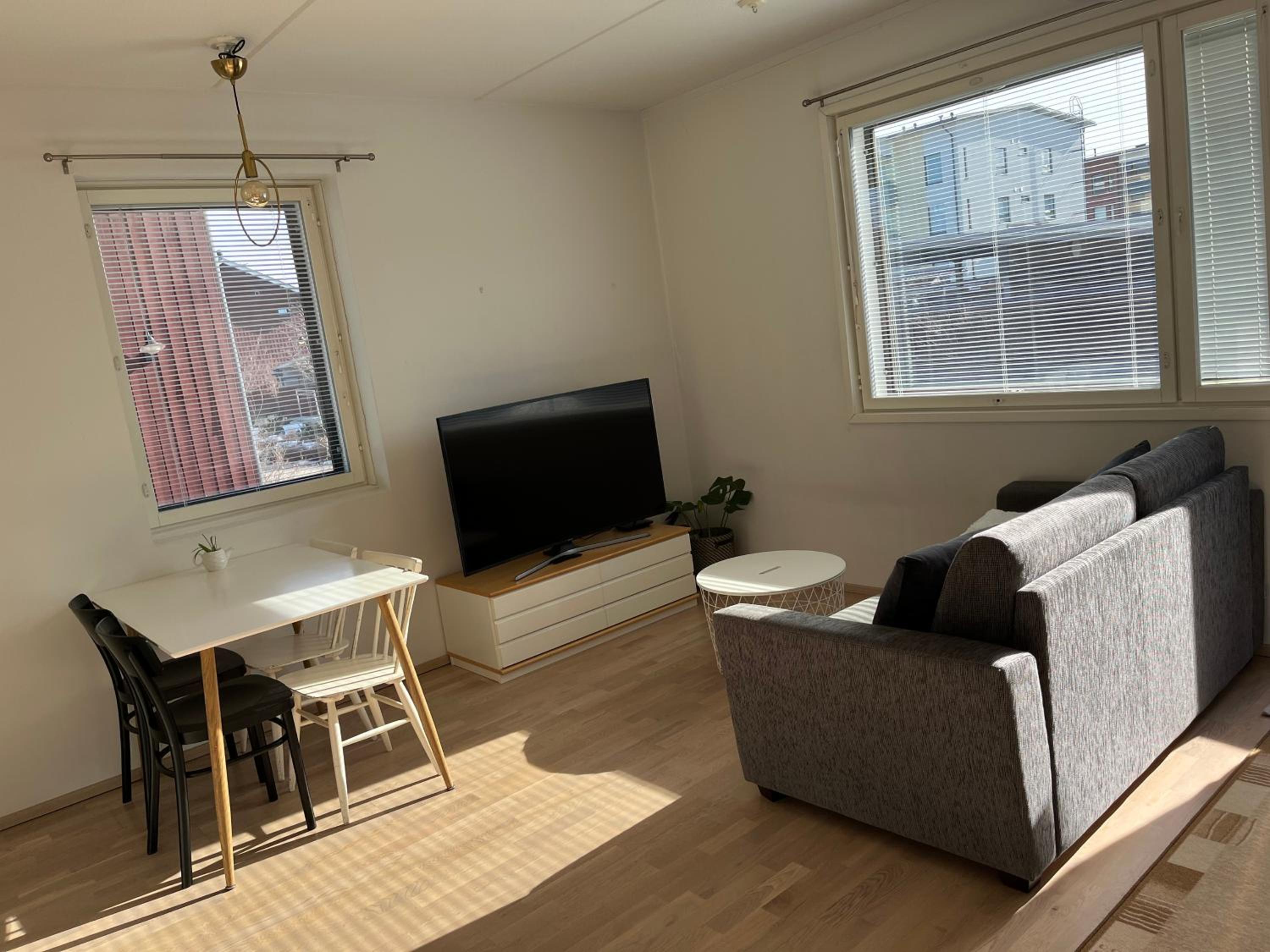 One-Bedroom Apartment photo 1