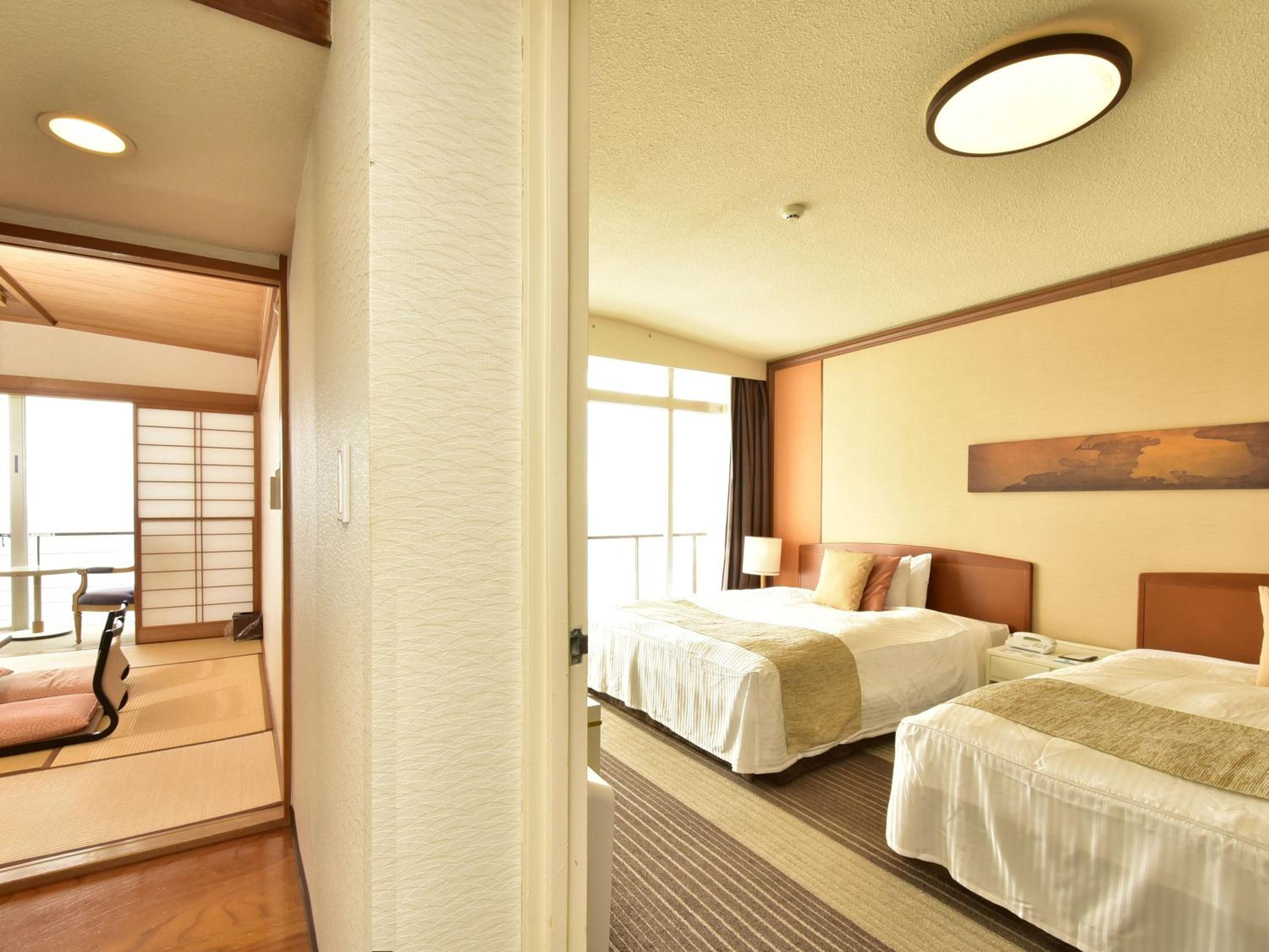 Corner Family Suite - Photo 2