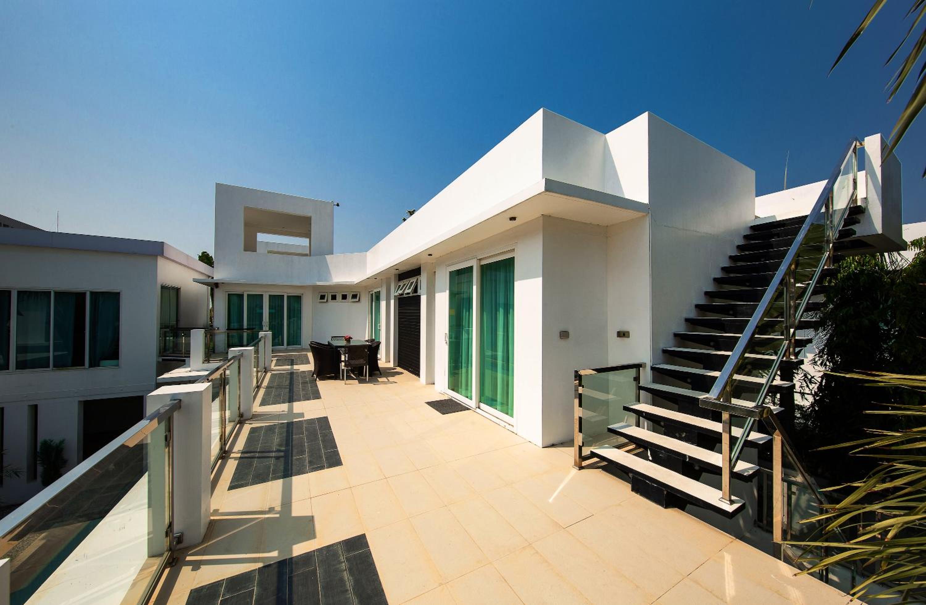 Standard Villa photo 3