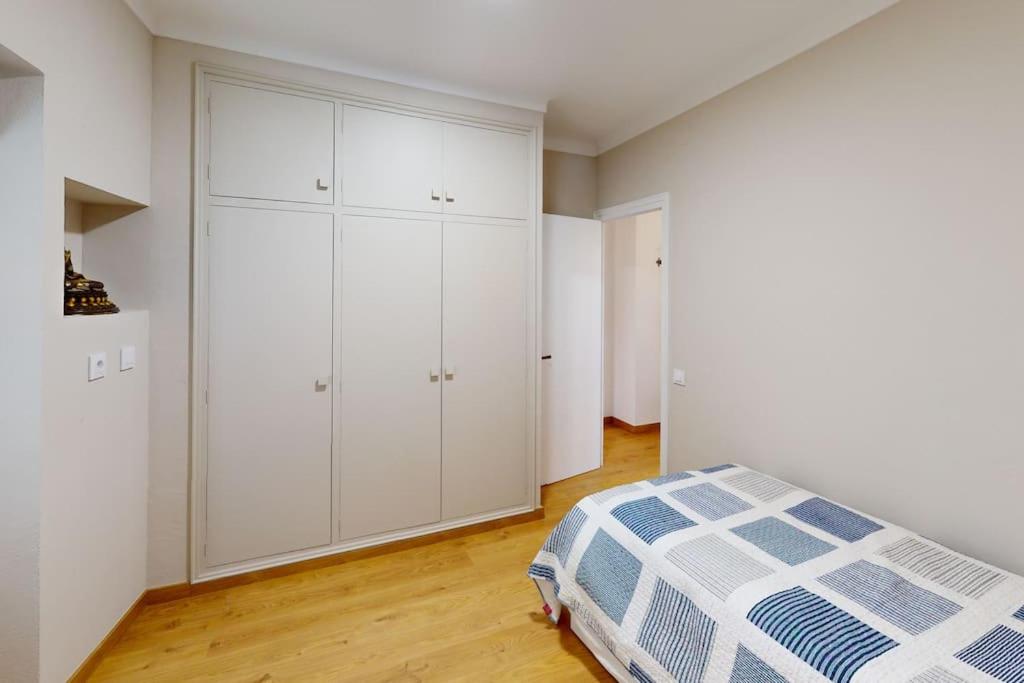 Three-Bedroom Apartment photo 3
