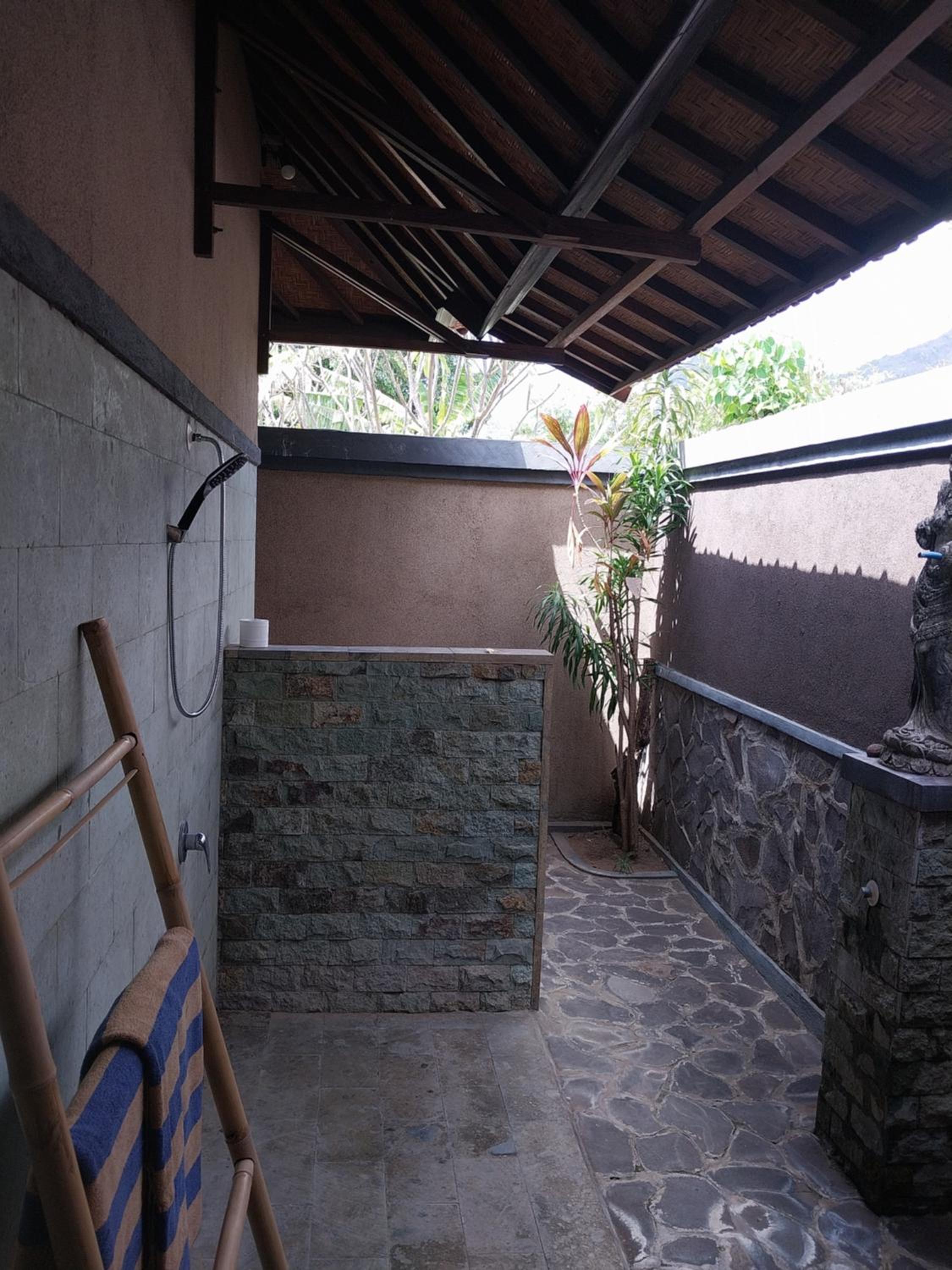 Deluxe Bungalow with Garden View photo 3